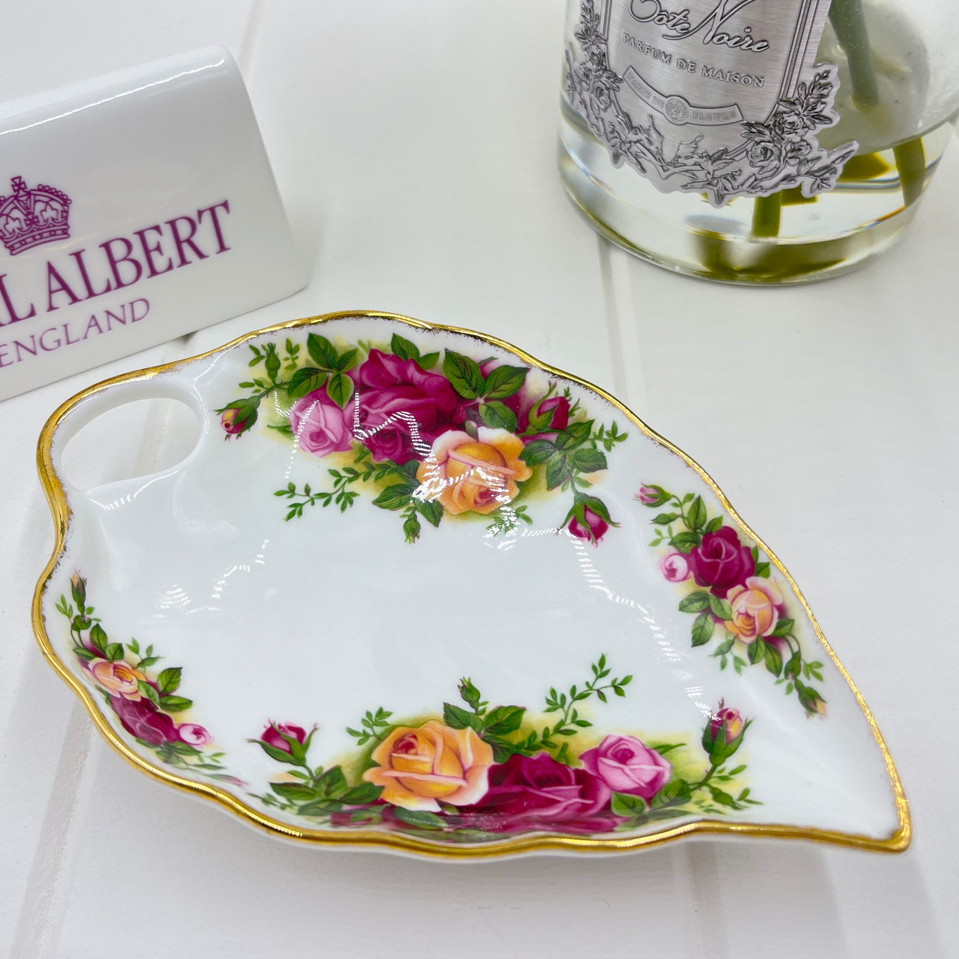 Royal Albert Old Country Roses Leaf Dish