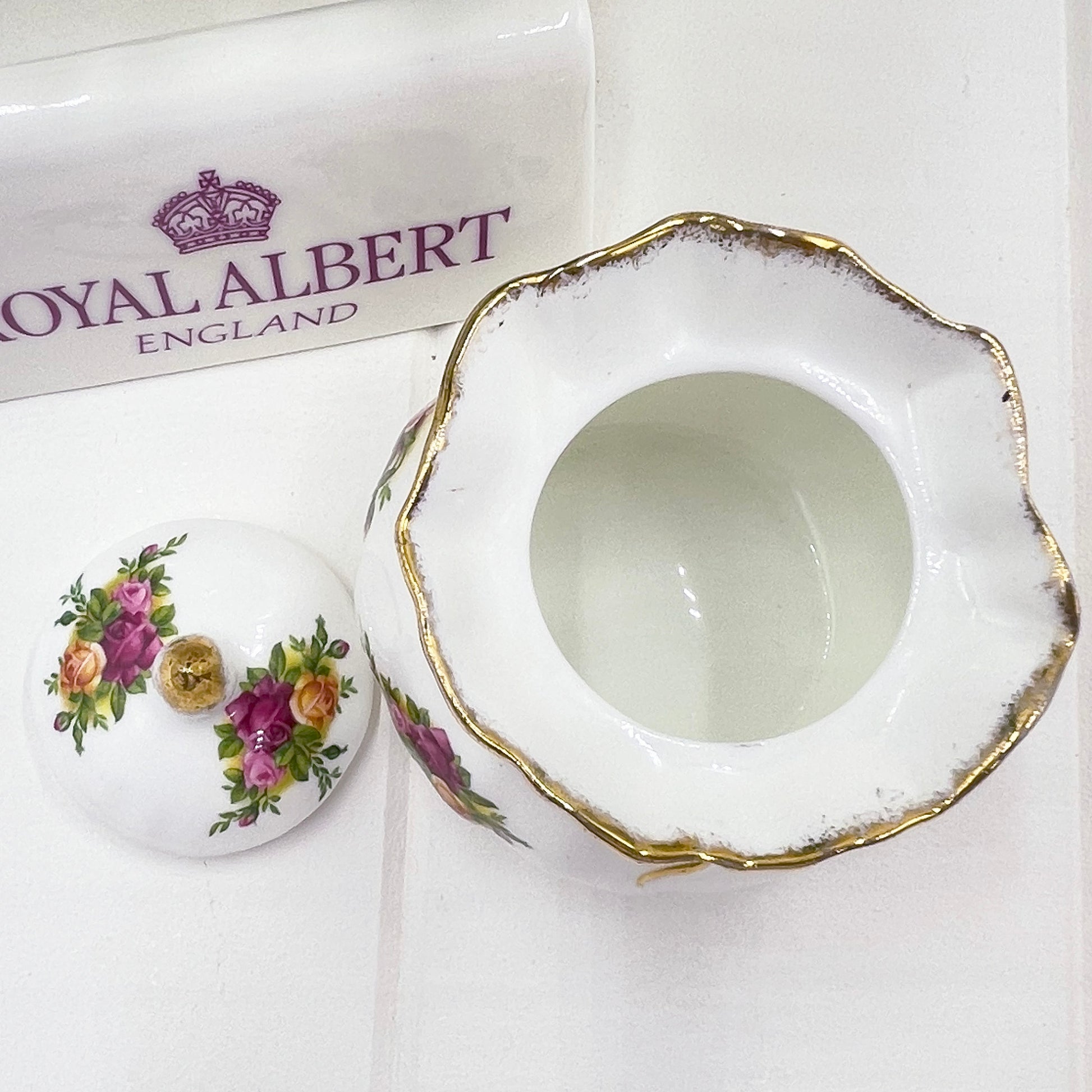 Royal Albert Vintage Old Country Roses Dorothy Pot