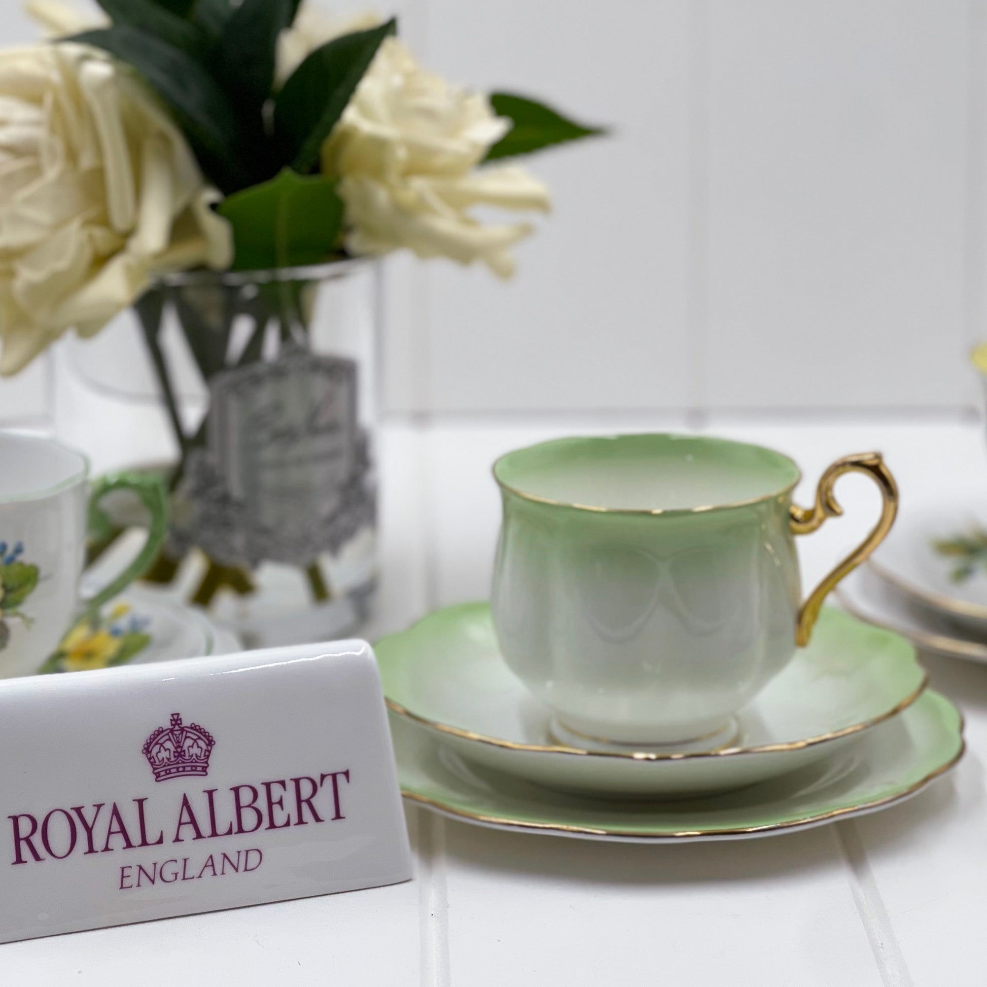 Royal Albert Vintage Rainbow Trio