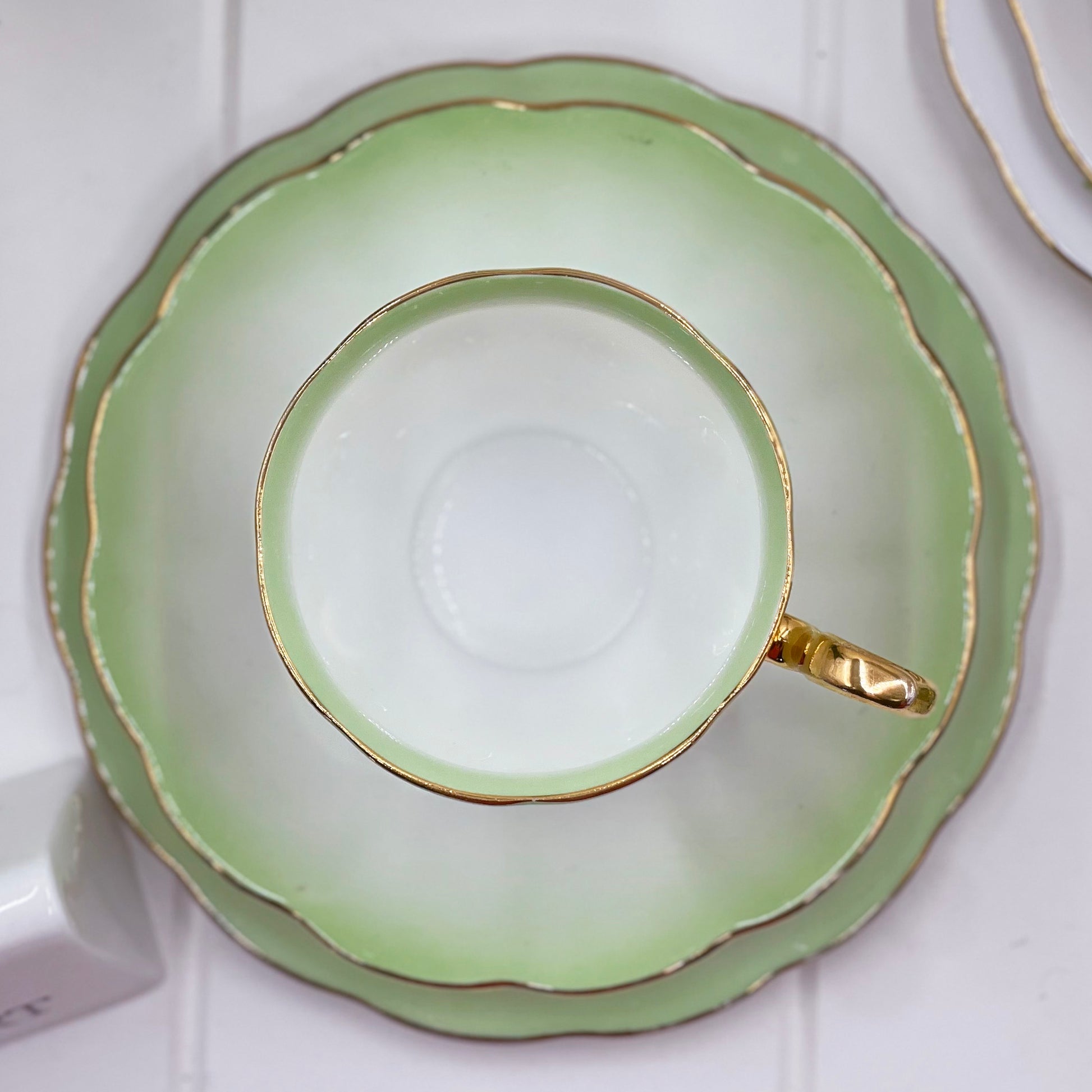 Royal Albert Vintage Rainbow Trio