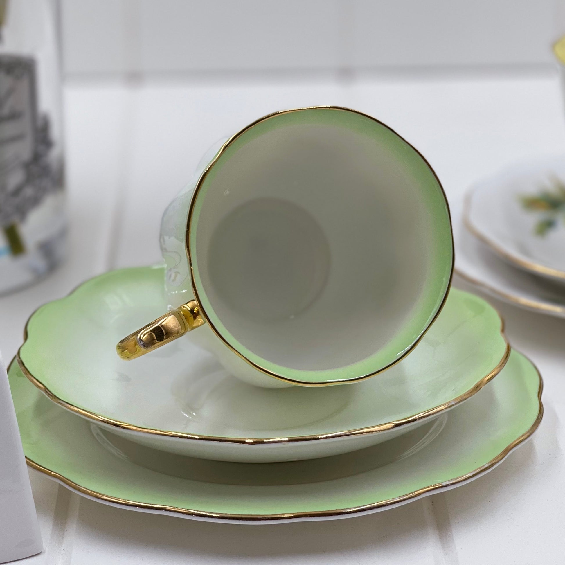 Royal Albert Vintage Rainbow Trio
