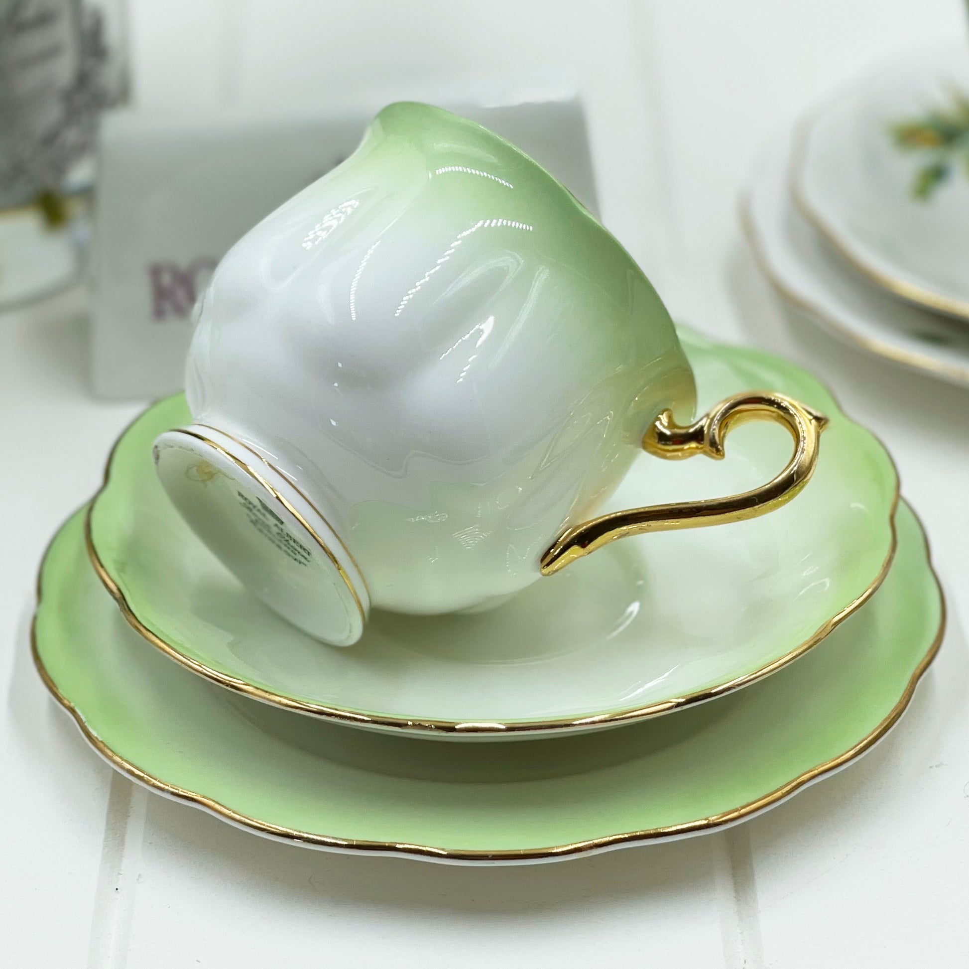 Royal Albert Vintage Rainbow Trio