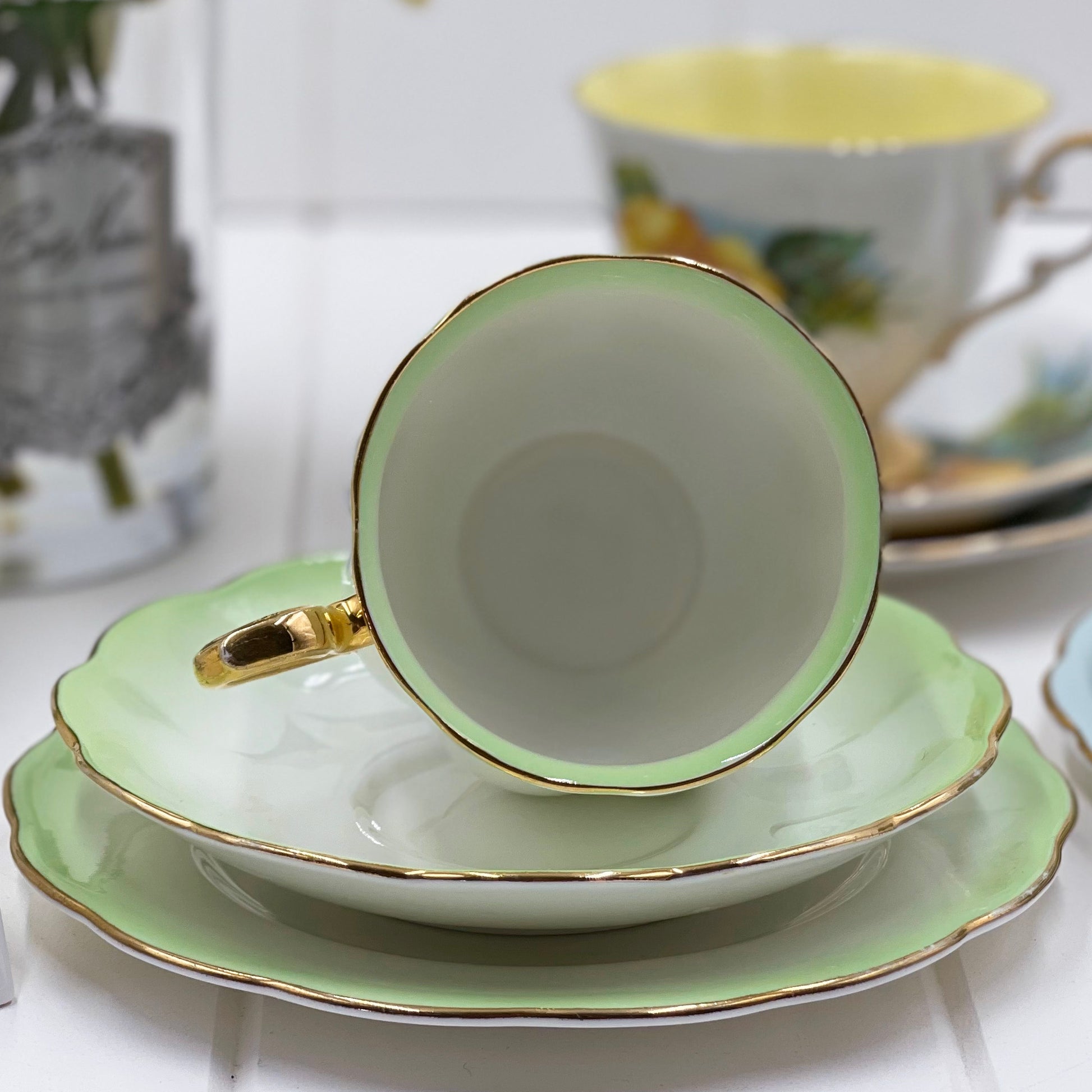 Royal Albert Vintage Rainbow Trio