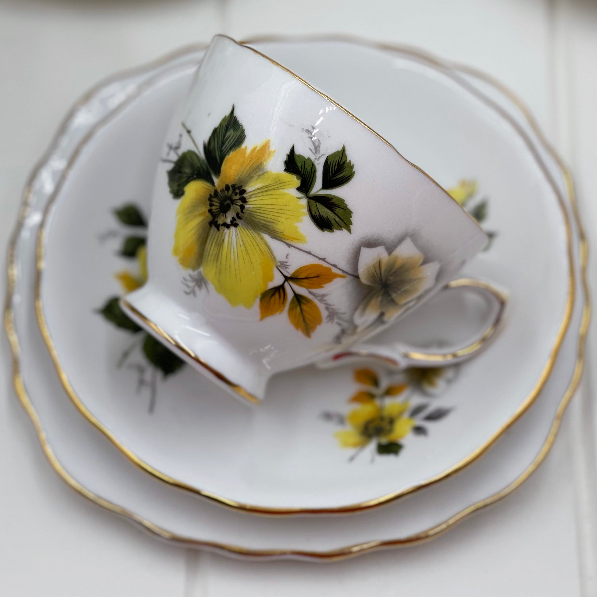 Royal Vale Yellow Flower Trio