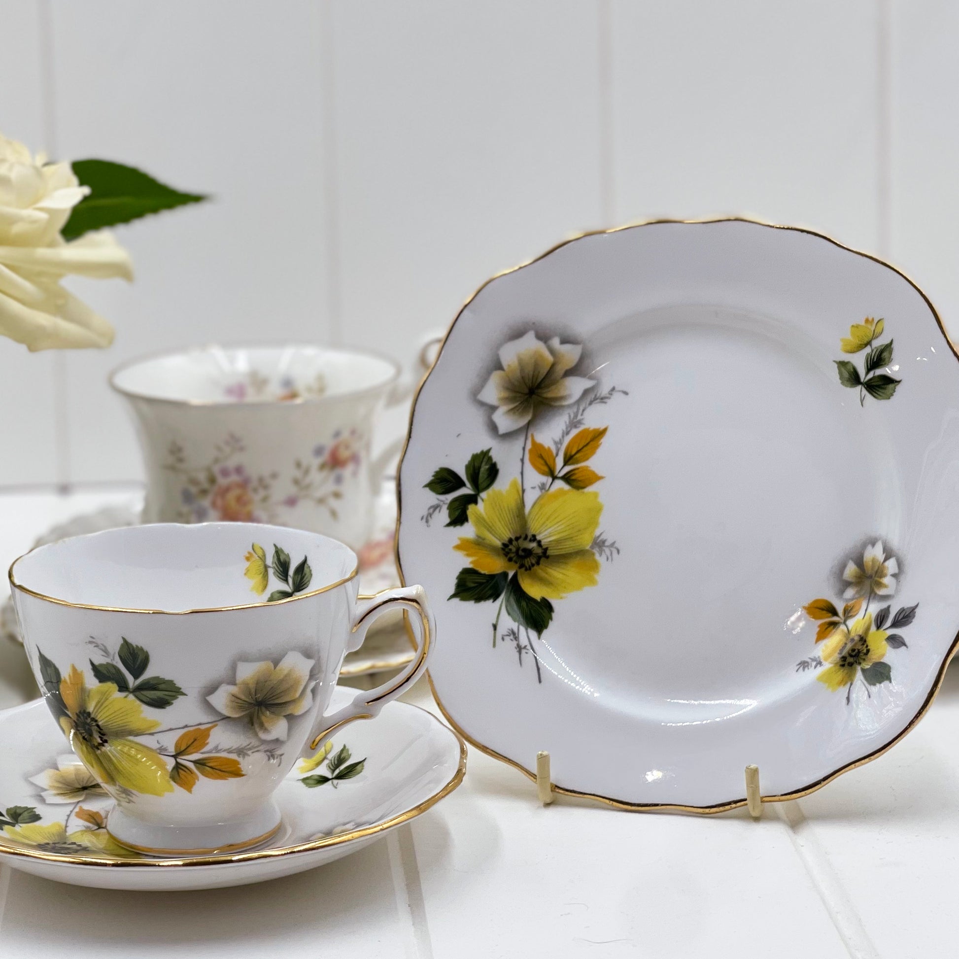 Royal Vale Yellow Flower Trio