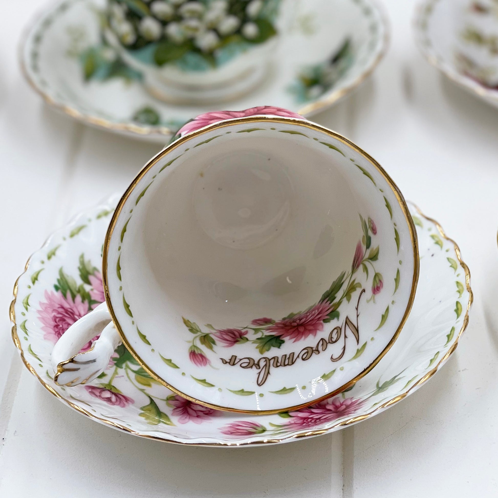 Royal Albert Vintage Flower of the Month November Chrysanthemum Duo