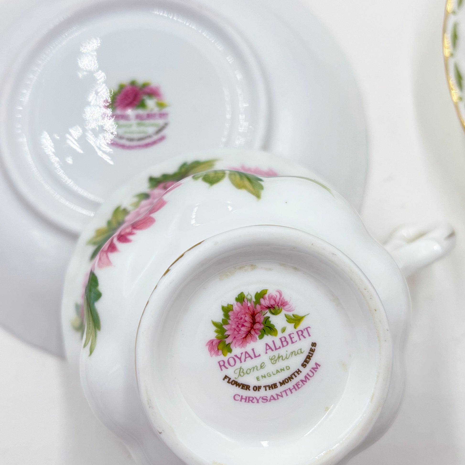Royal Albert Vintage Flower of the Month November Chrysanthemum Duo