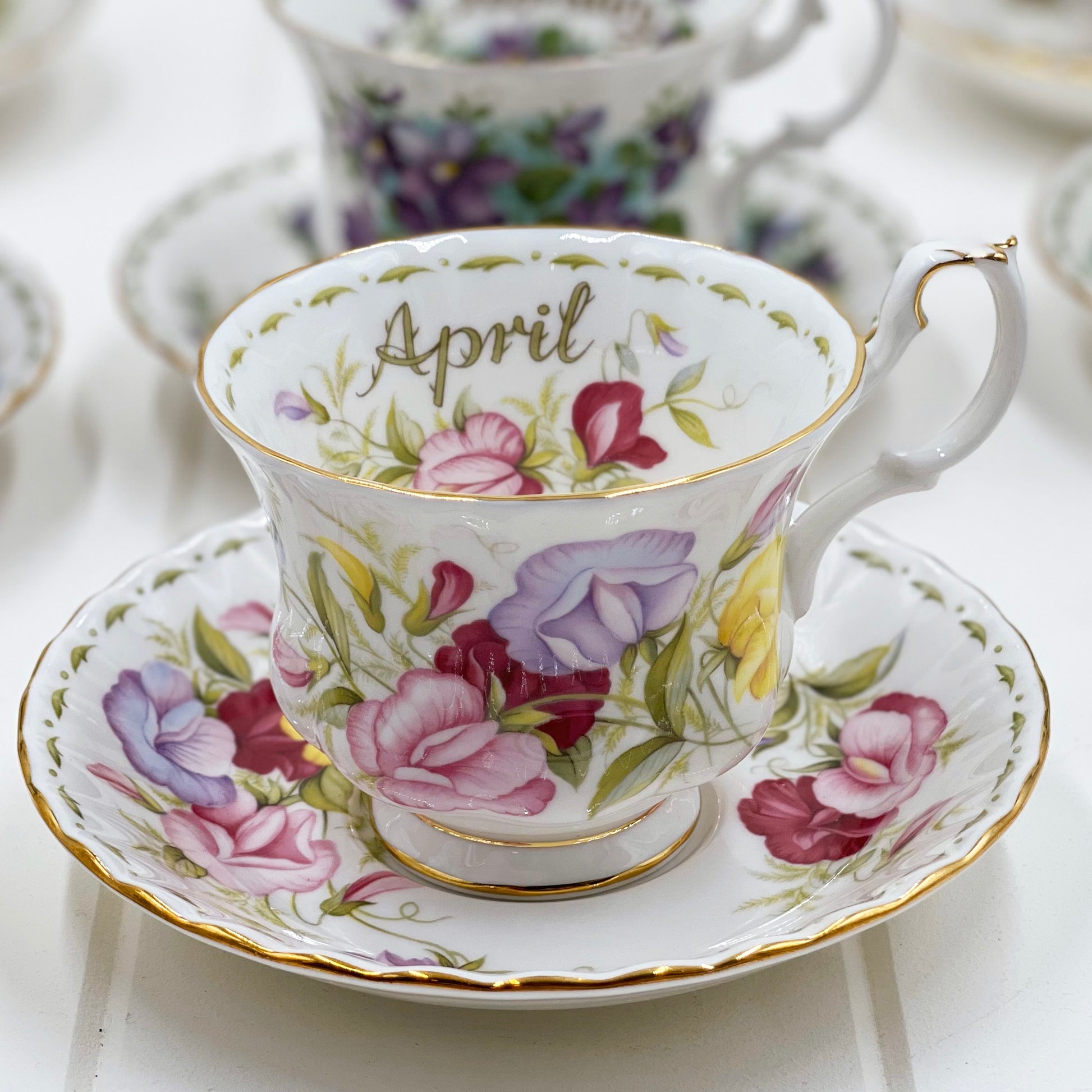 Royal Albert Vintage Flower of the Month April Sweet Pea Duo