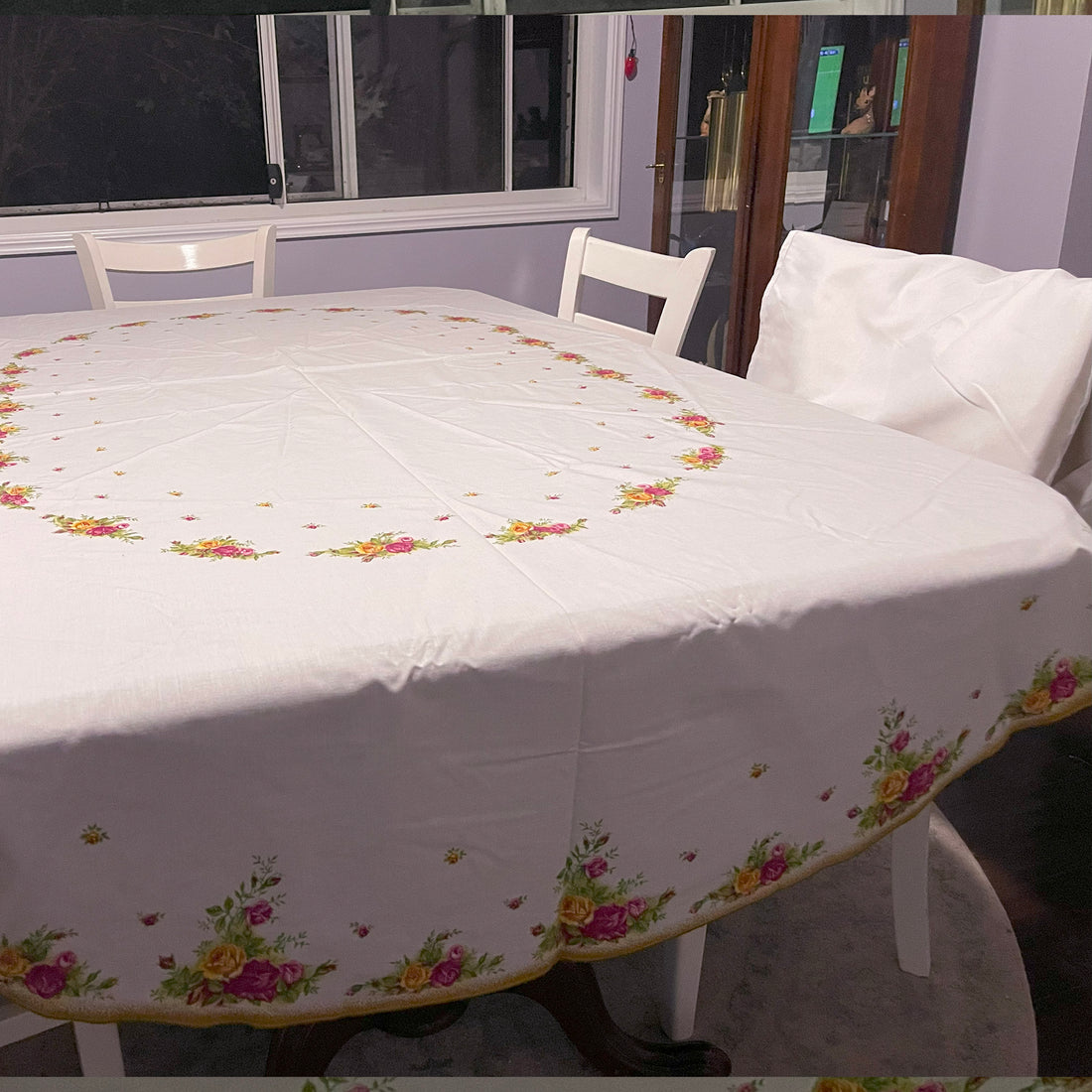 Royal Albert Old Country Roses Oval Tablecloth