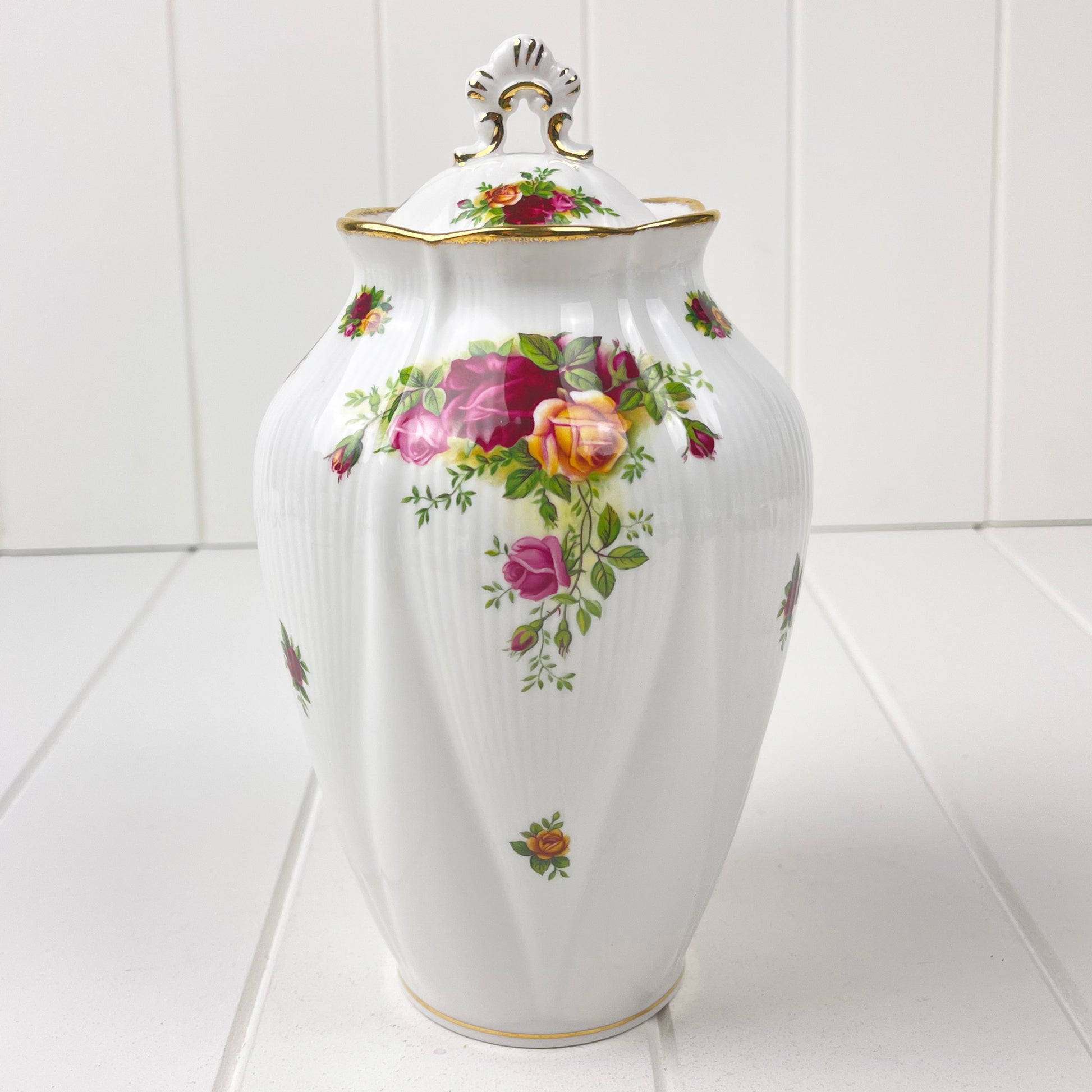 Royal Albert Vintage Old Country Roses Lidded Chelsea Vase