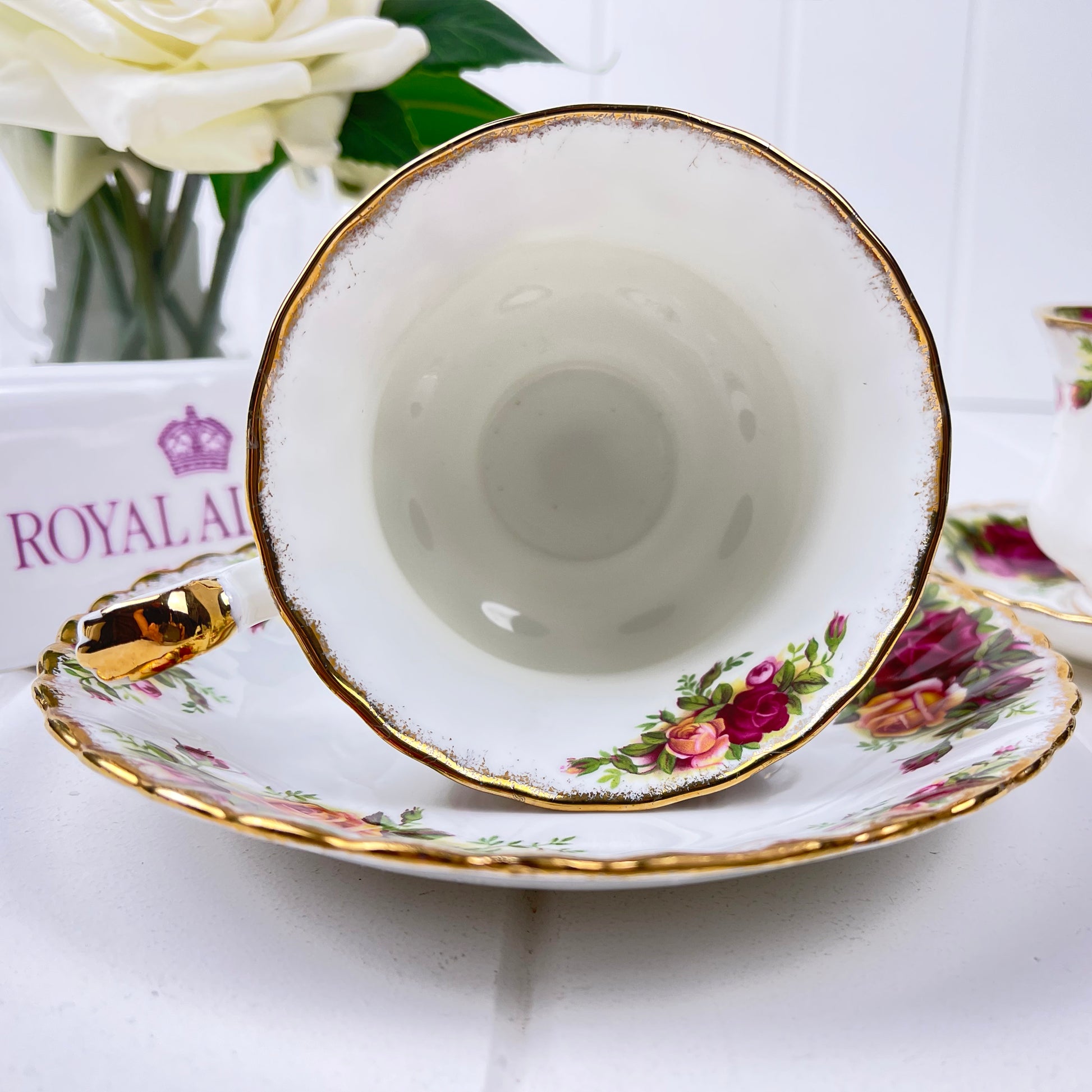 Royal Albert Vintage Old Country Roses Large Breakfast / Gentleman's Cup Duo