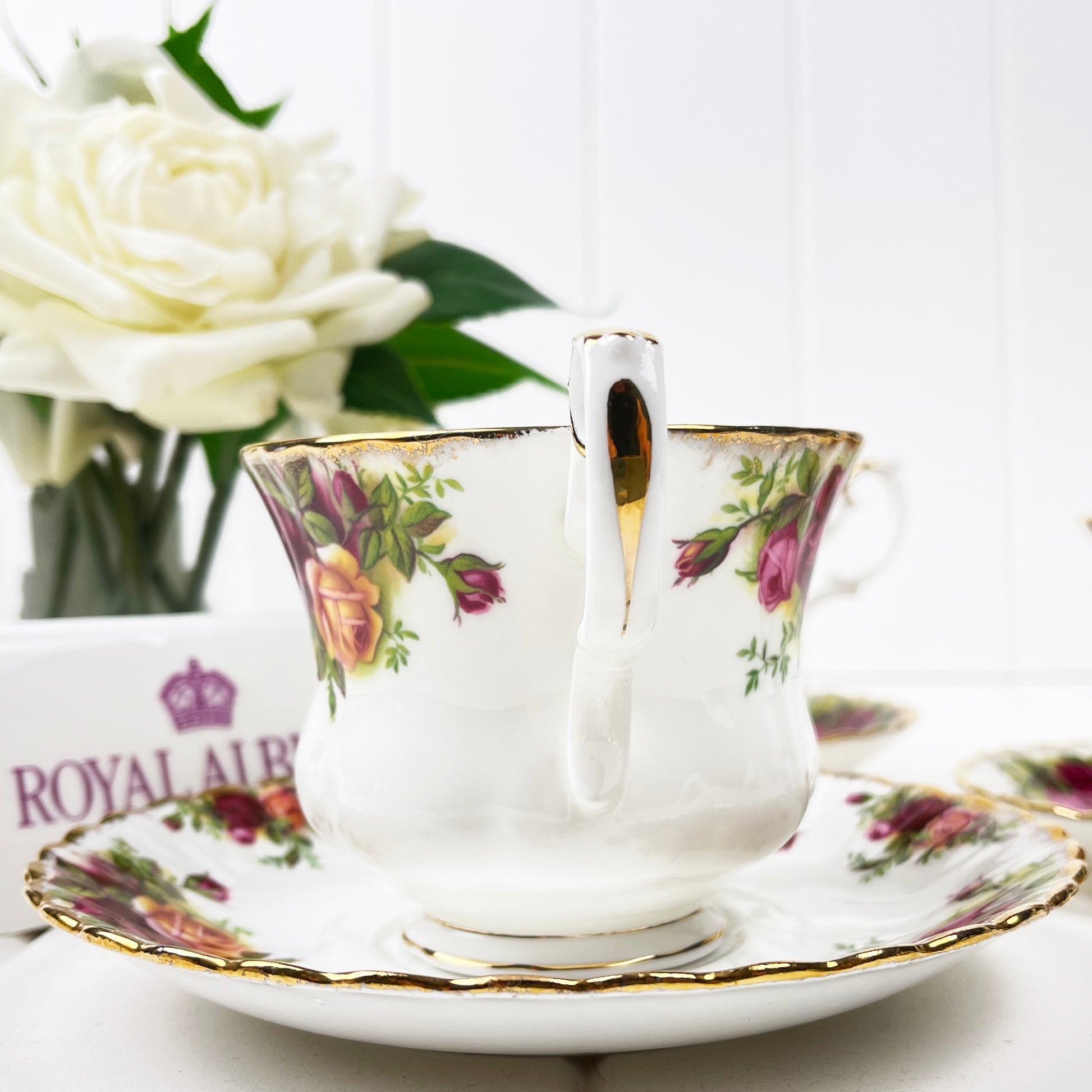 Royal Albert Vintage Old Country Roses Large Breakfast / Gentleman's Cup Duo