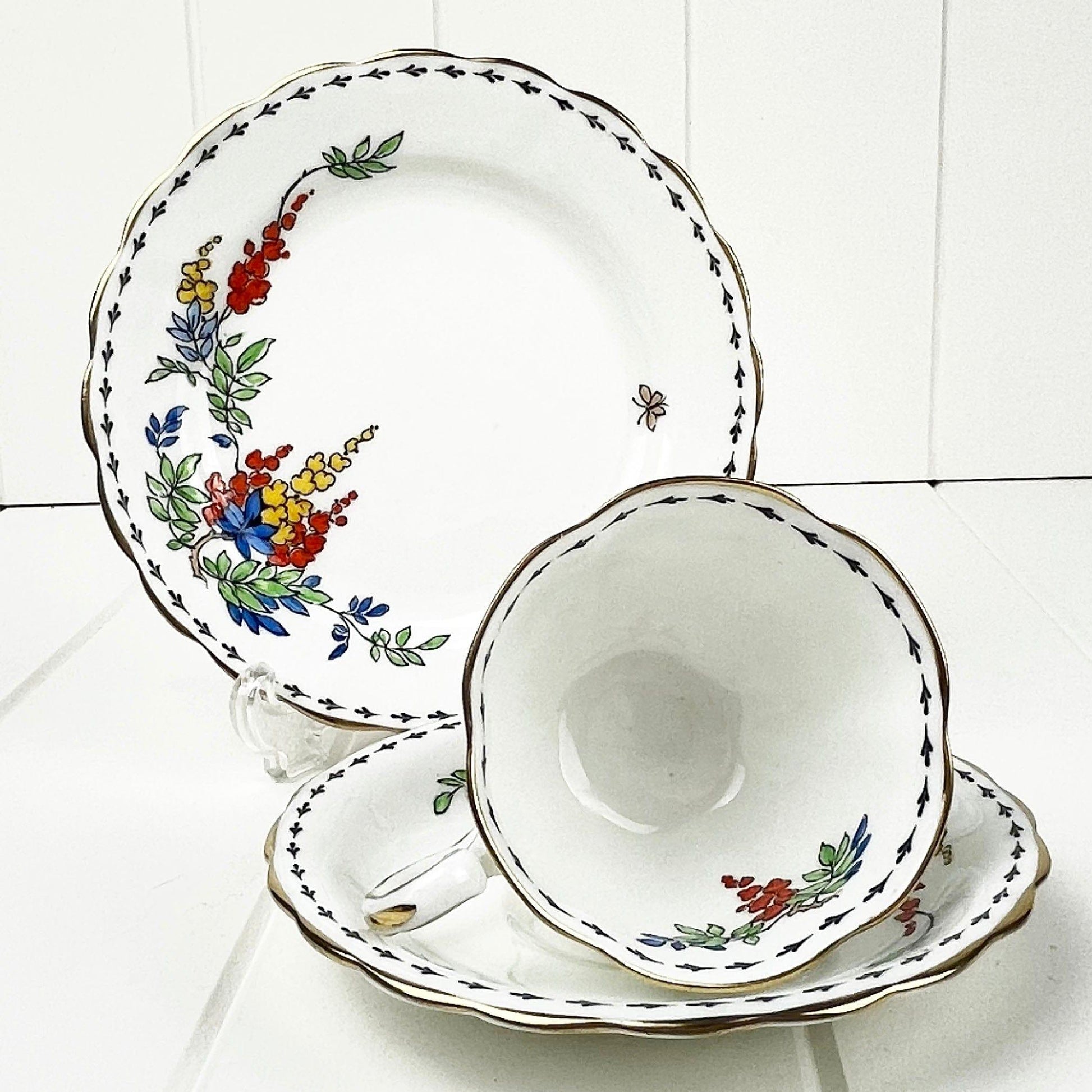 Royal Albert Bone China New Chelsea Staffs Hanging Chain 5039 Trio