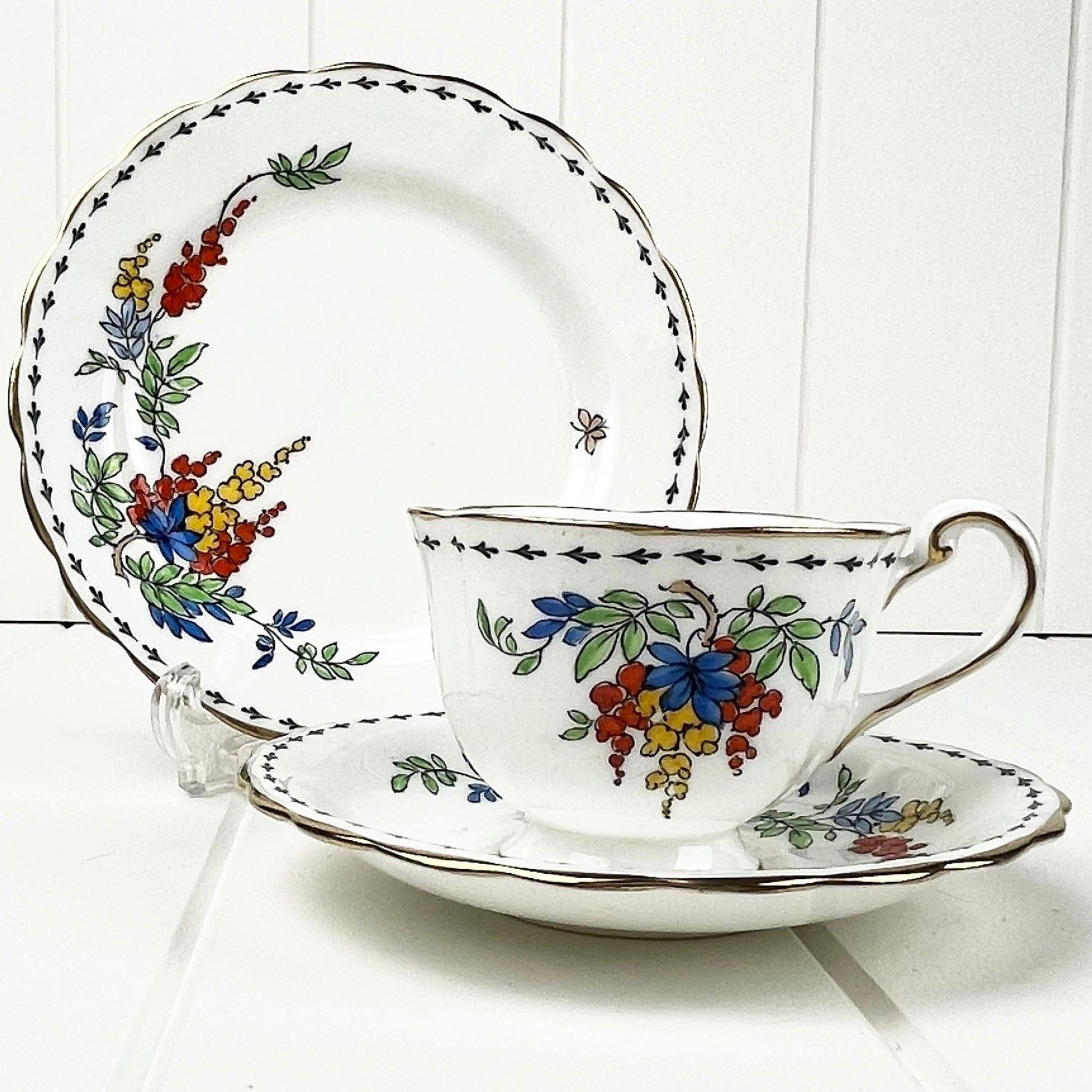Royal Albert Bone China New Chelsea Staffs Hanging Chain 5039 Trio