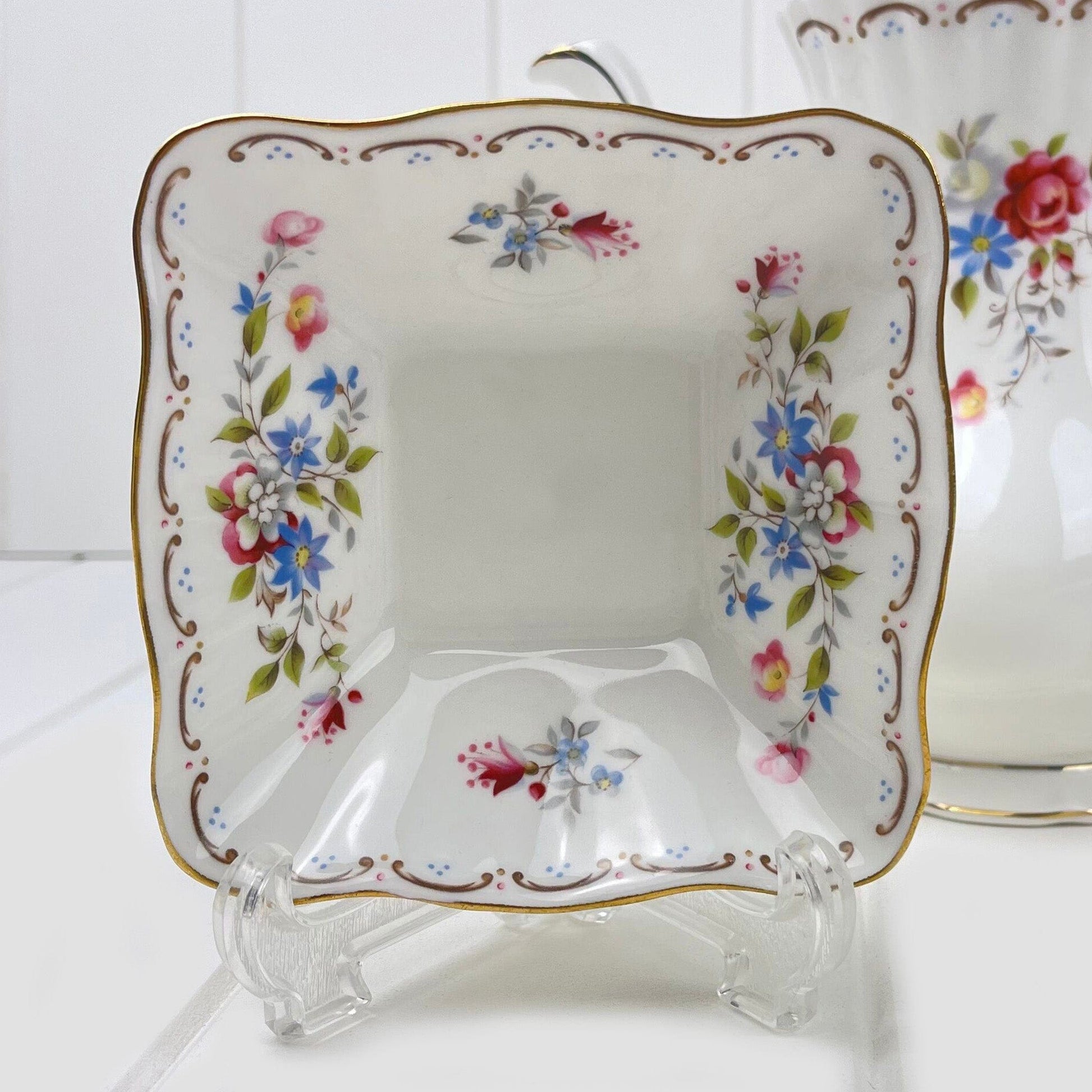 Royal Albert Bone China Royal Albert Jubilee Rose Square Bon Bon / Nut Dish