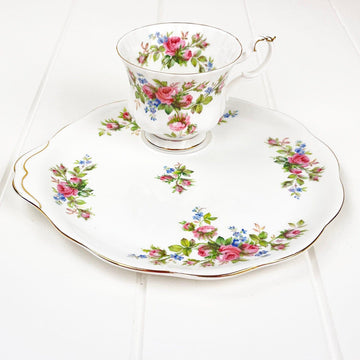 Royal Albert Bone China Royal Albert Moss Rose Hostess (tennis) Set