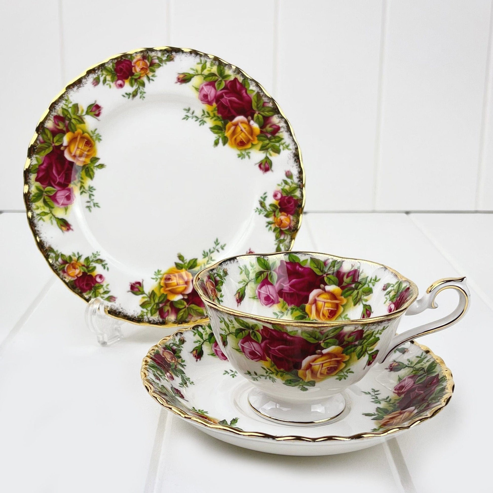 Royal Albert Bone China Royal Albert Old Country Roses Avon Shape Trio