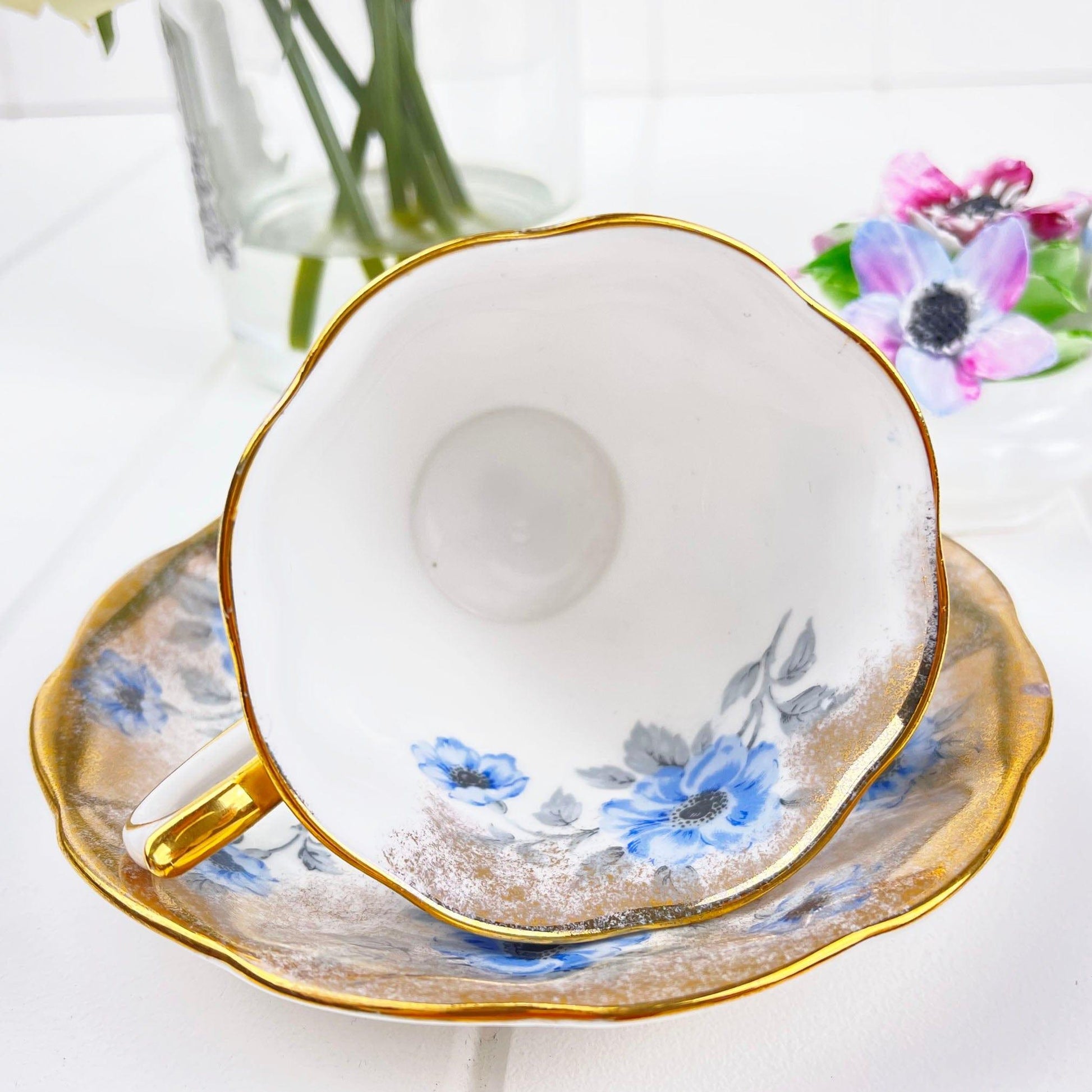 Royal Albert Bone China Royal Albert Unnamed Blue Flower, Gold Spray Duo