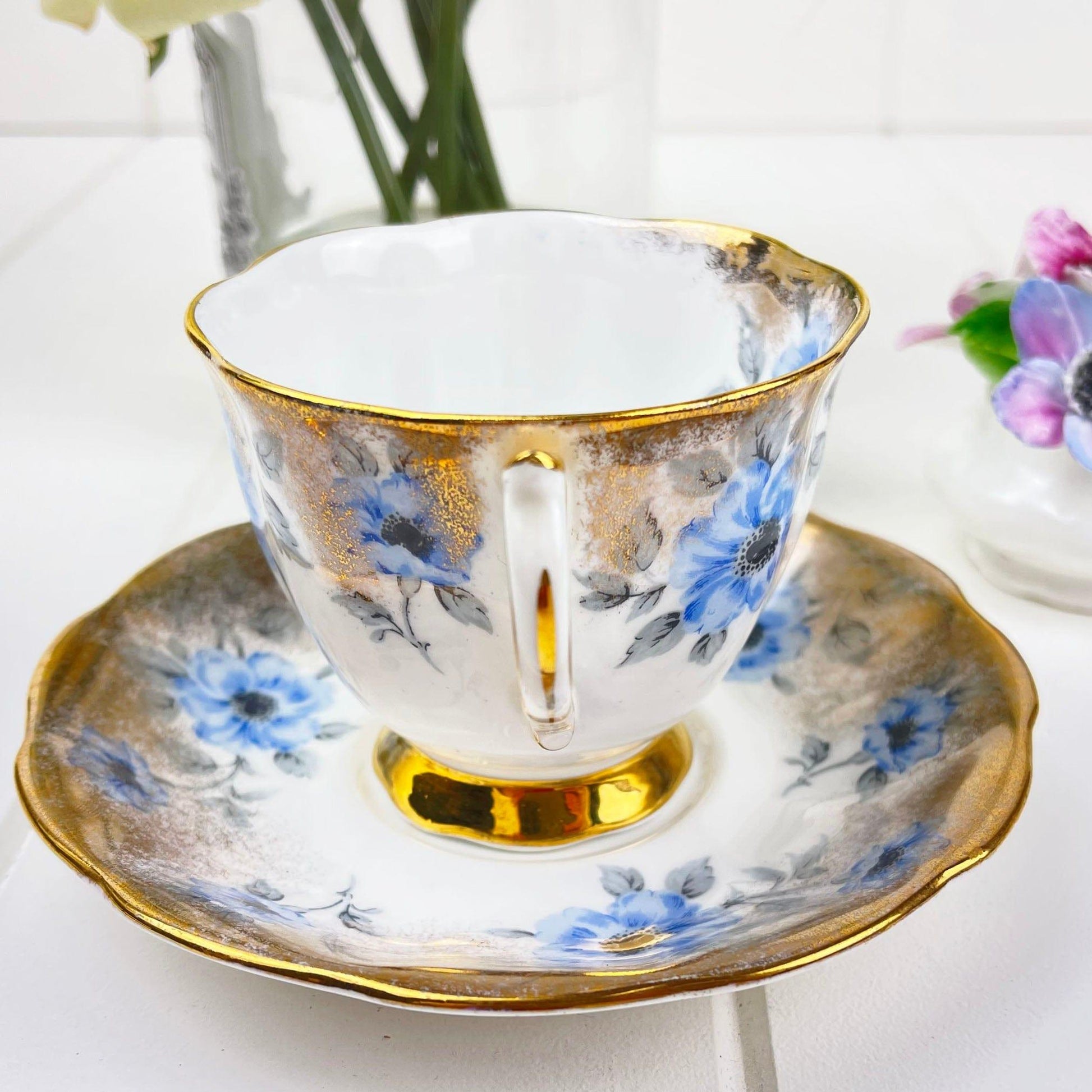 Royal Albert Bone China Royal Albert Unnamed Blue Flower, Gold Spray Duo