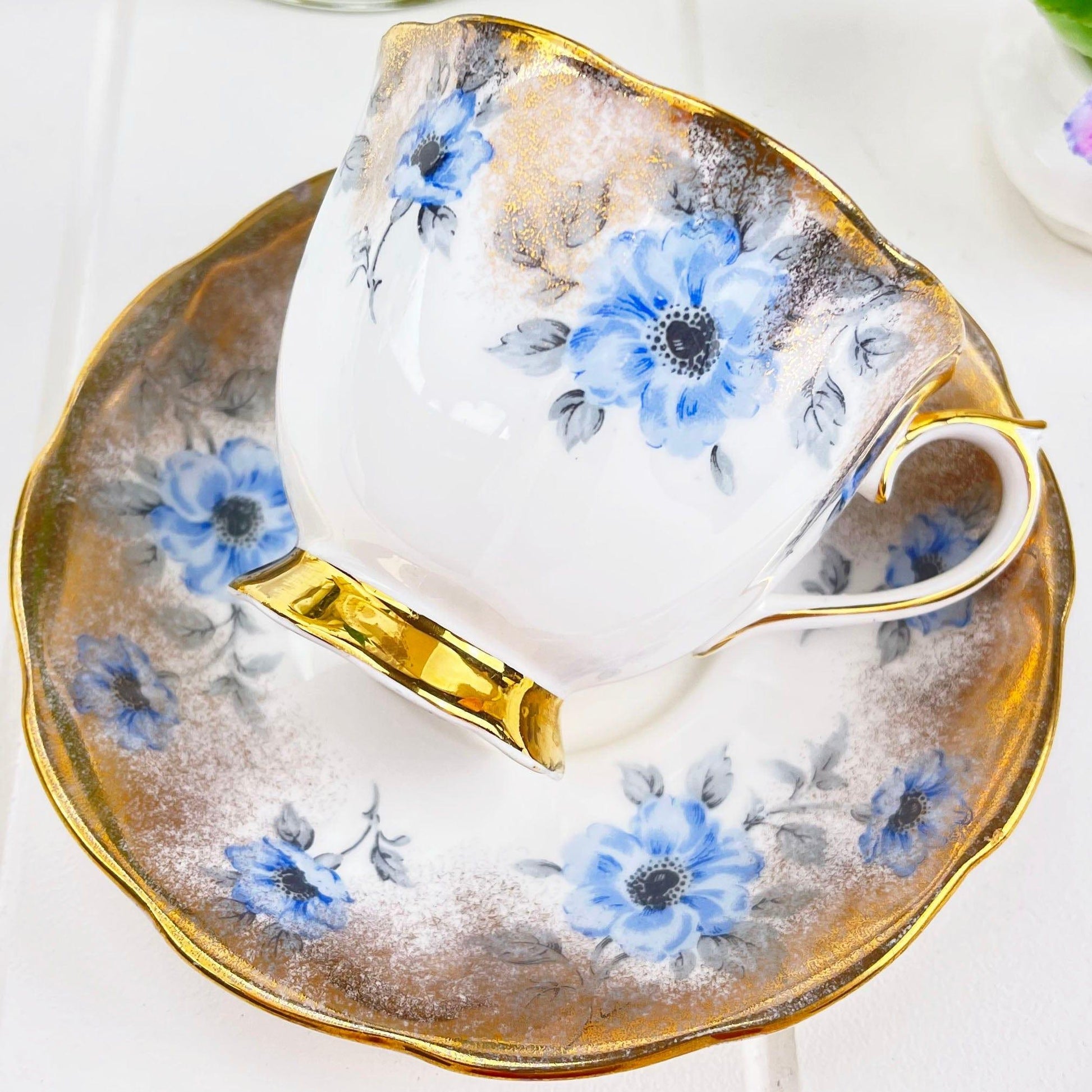Royal Albert Bone China Royal Albert Unnamed Blue Flower, Gold Spray Duo