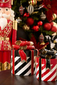 Black Striped Present  20.5x20.5x25.5cm