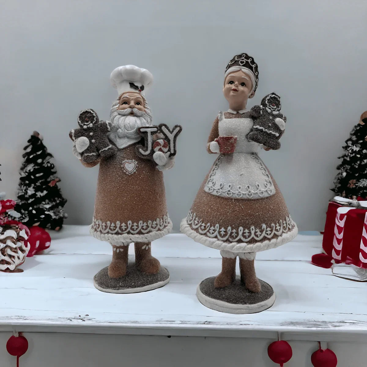28cm Baking Mr & Mrs Claus - Exquisite Homewares 