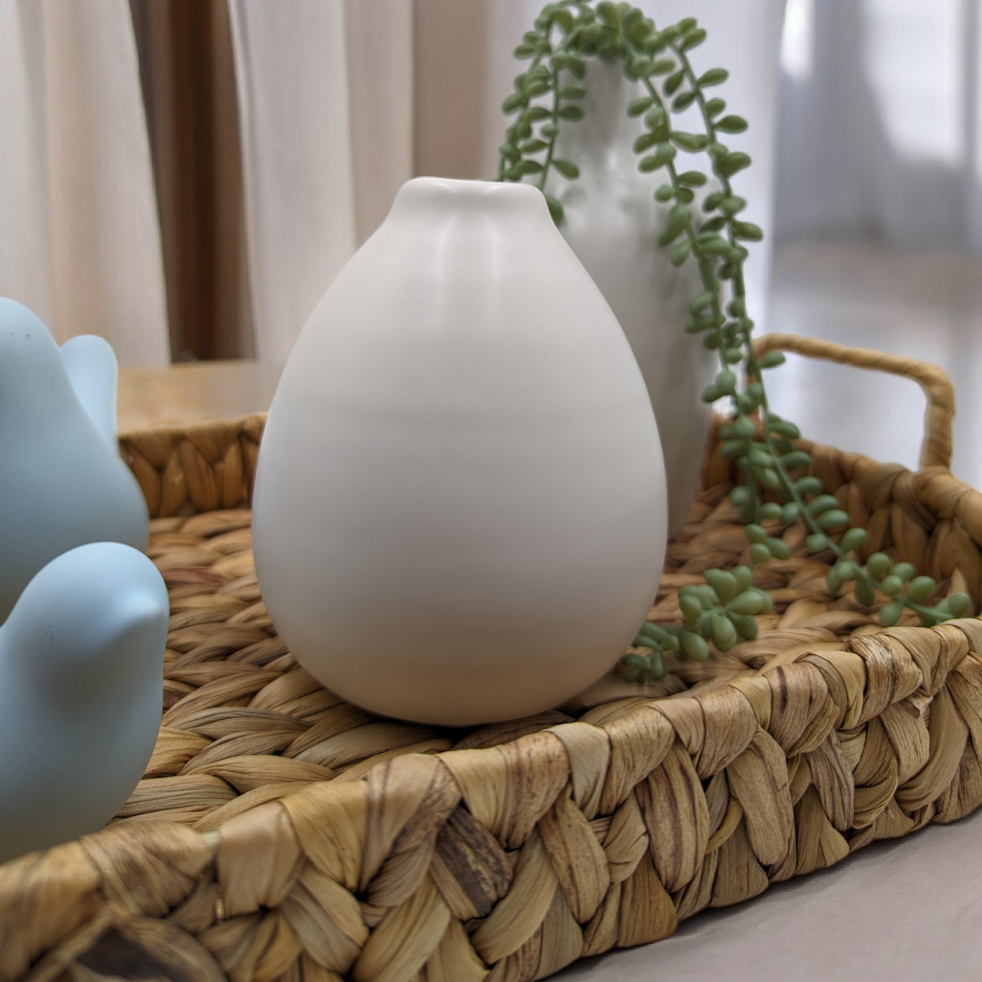 White Bud Vase 11x13cm