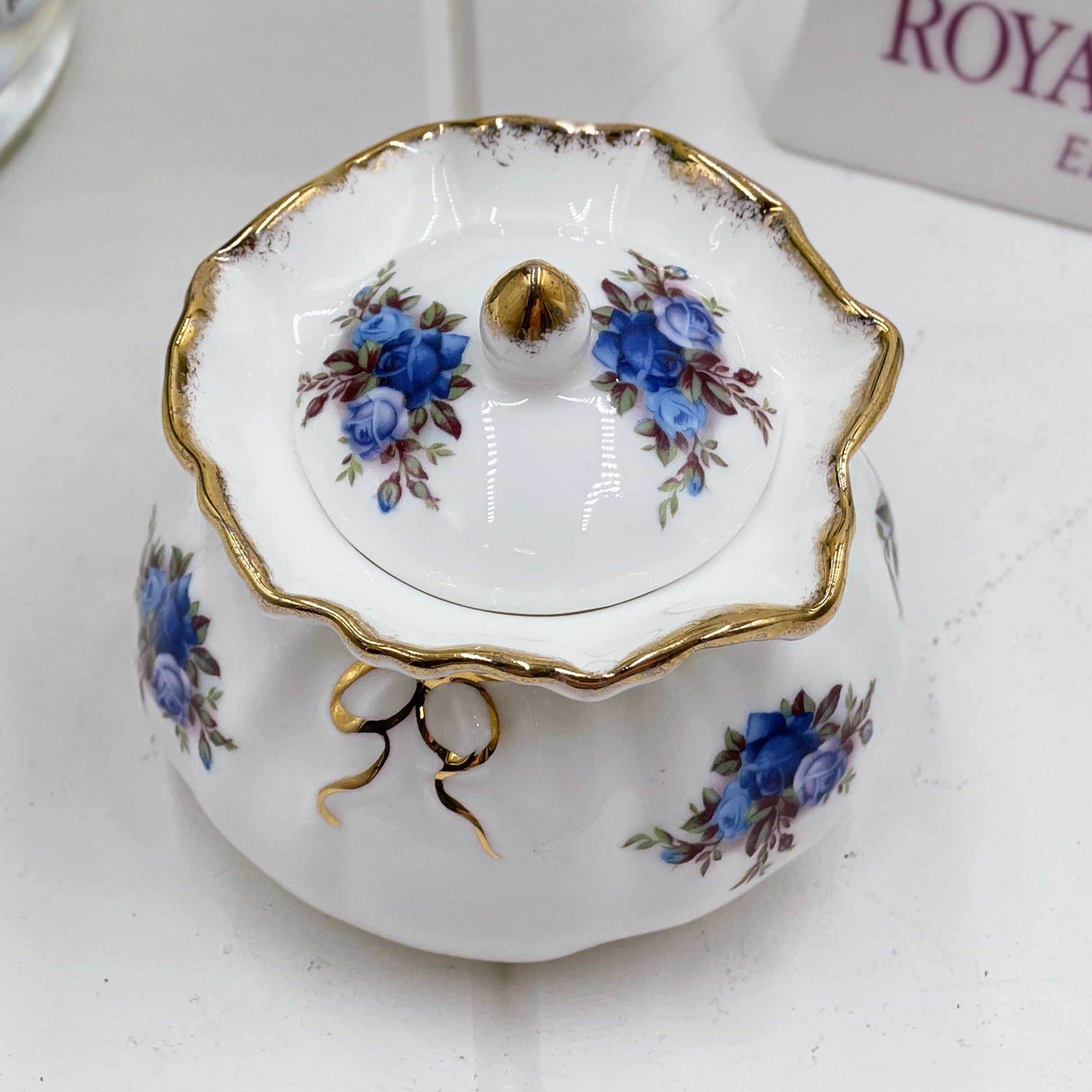 Royal Albert Vintage Moonlight Rose Dorothy Pot
