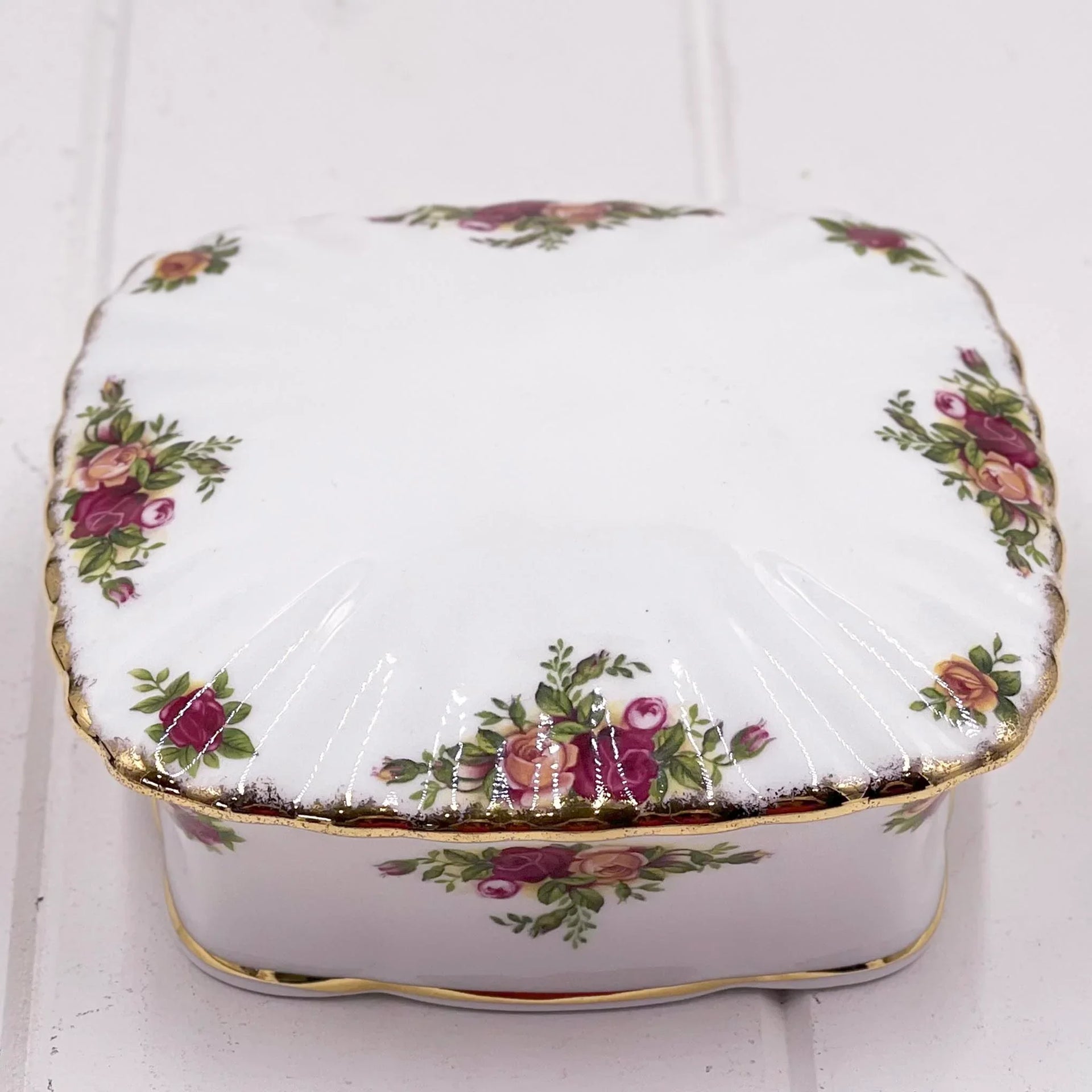 Royal Albert Old Country Roses Large Trinket Box - Vintage England 14cm