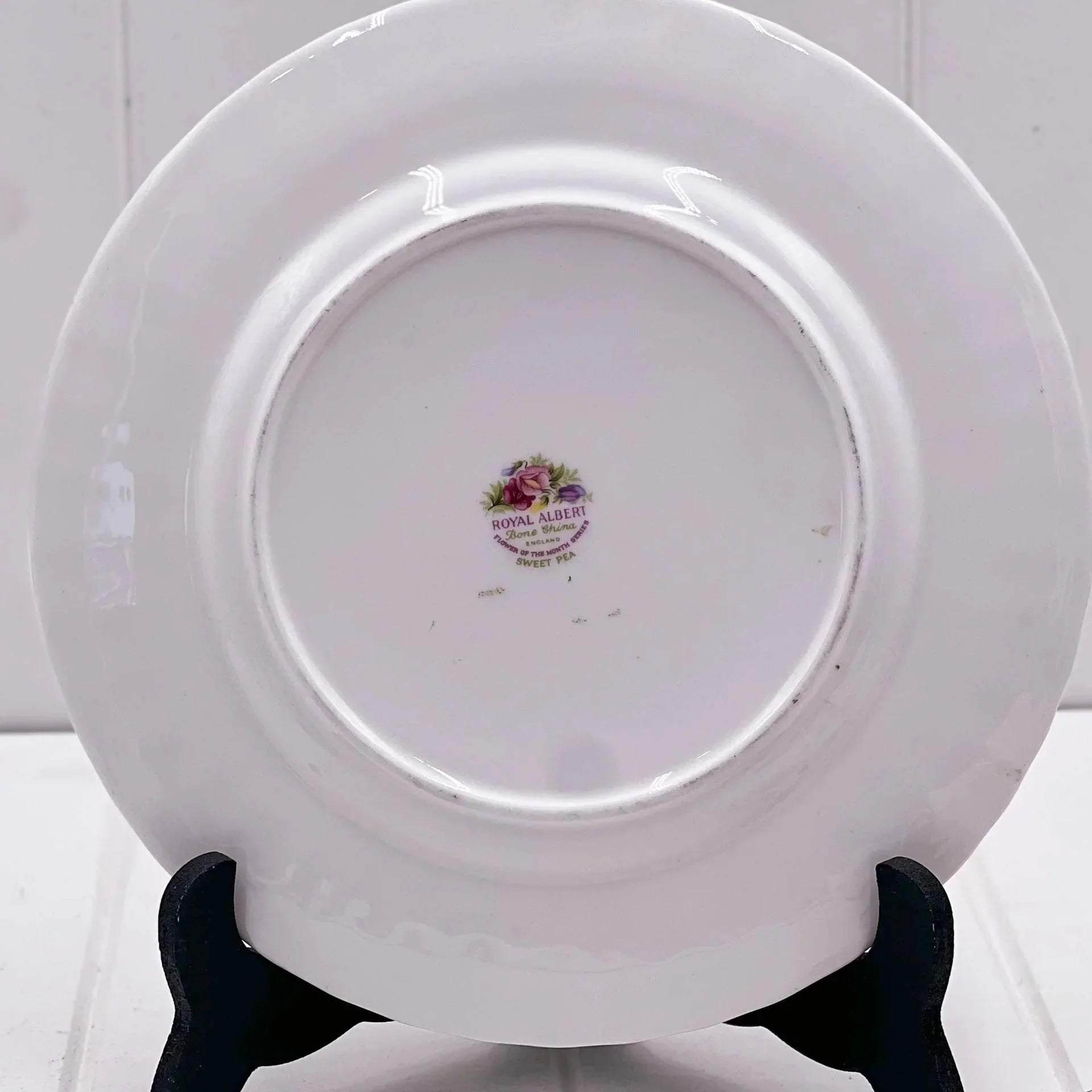 Royal Albert Flower of the Month April Entree Plate