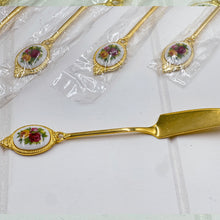 Load image into Gallery viewer, Royal Albert Old Country Roses Butter Spreader
