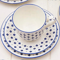 Elizabethan Daisy Trio