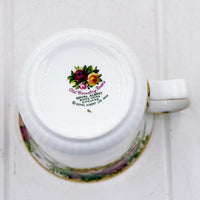 Royal Albert Old Country Roses teacup, vintage bone china with floral design and gold trim, England 1962