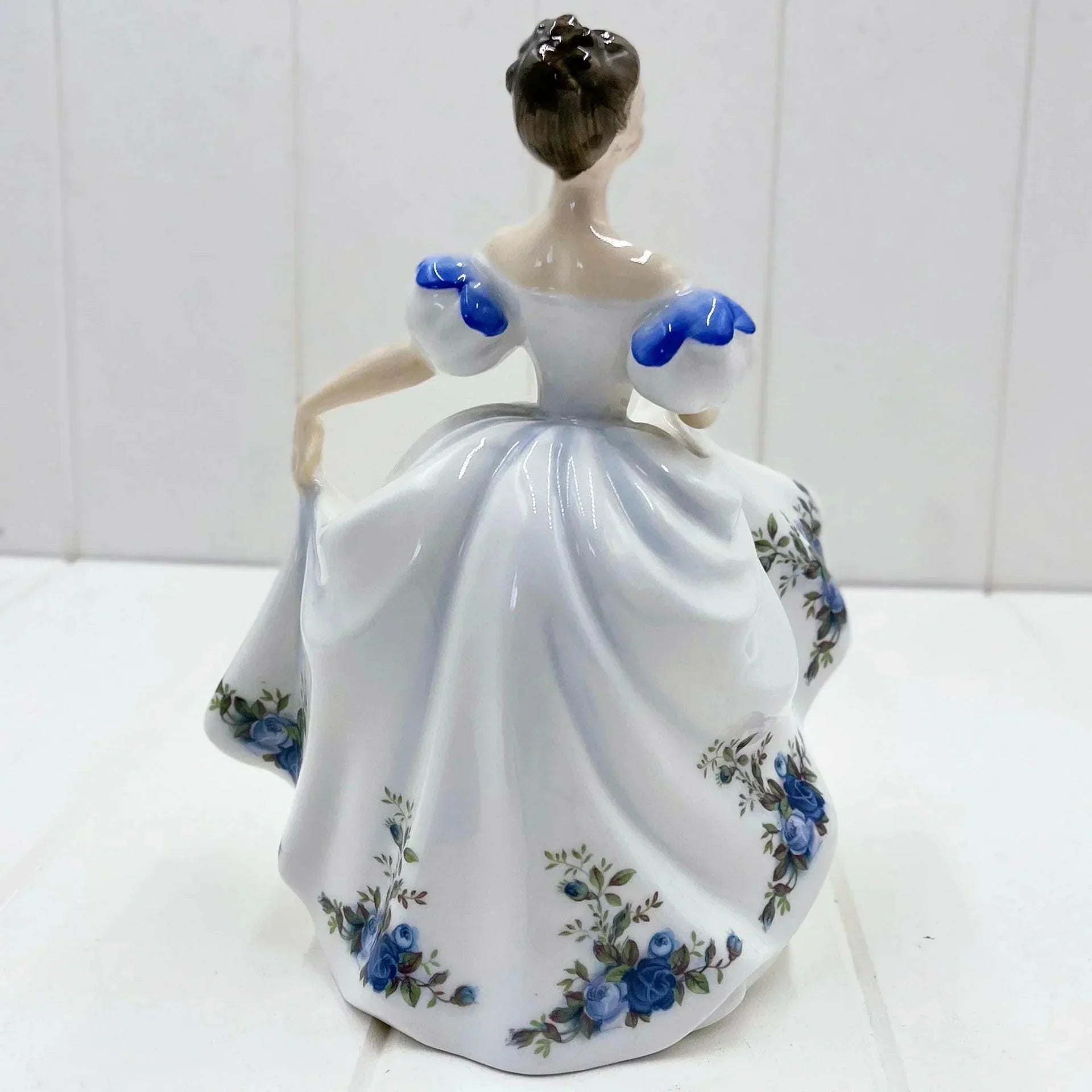 Royal Doulton 1989 Beatrice (Moonlight Rose) Figurine - Exquisite Homewares 