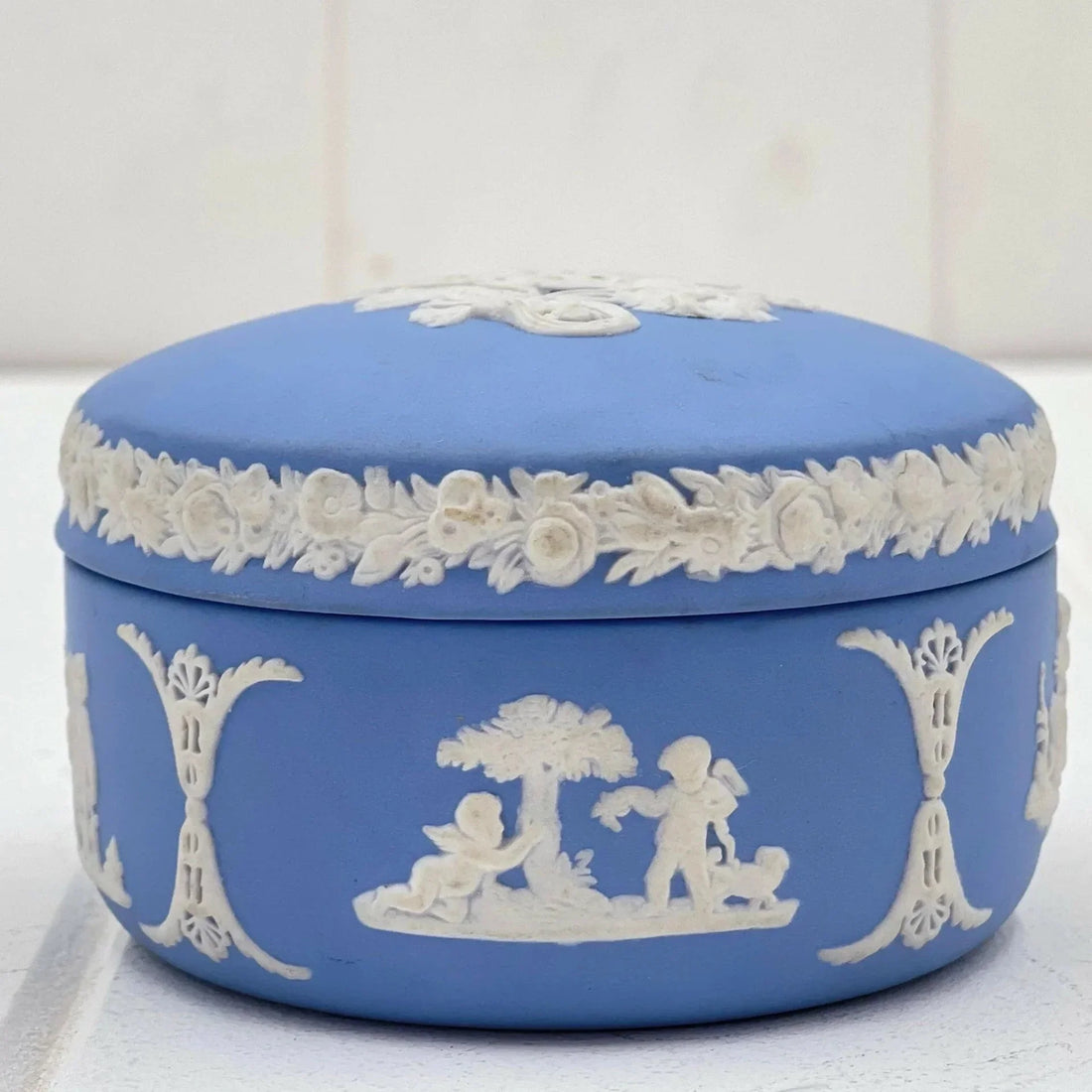Wedgewood Jasperware Trinket Box - Exquisite Homewares 