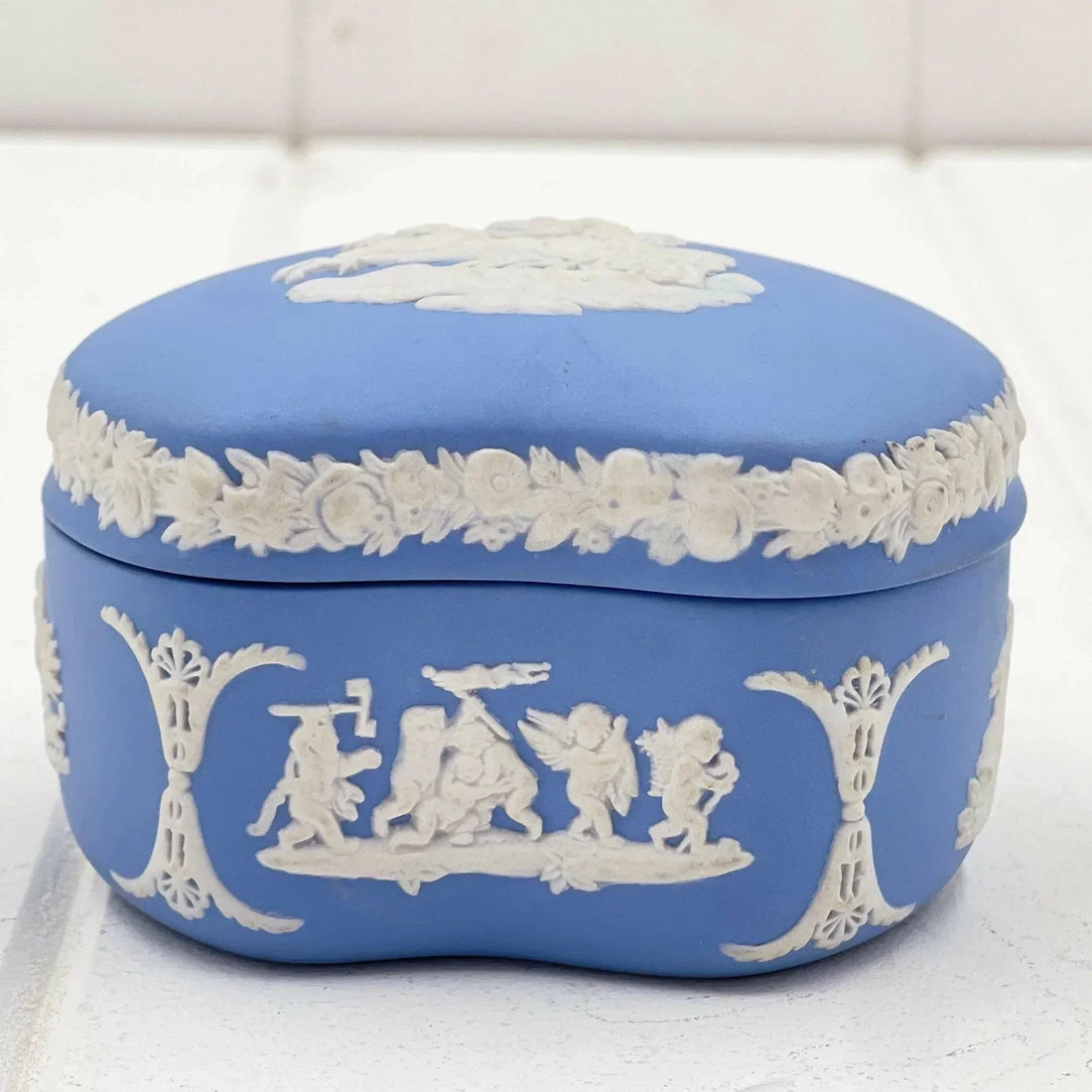 Wedgewood Jasperware Trinket Box - Exquisite Homewares 