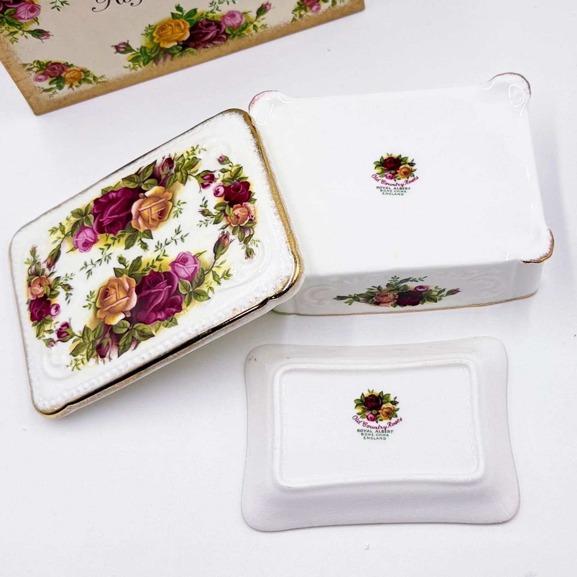 Royal Albert Old Country Roses Cigarette Box