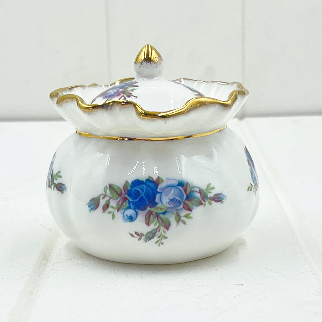 Royal Albert Moonlight Rose Dorothy Pot