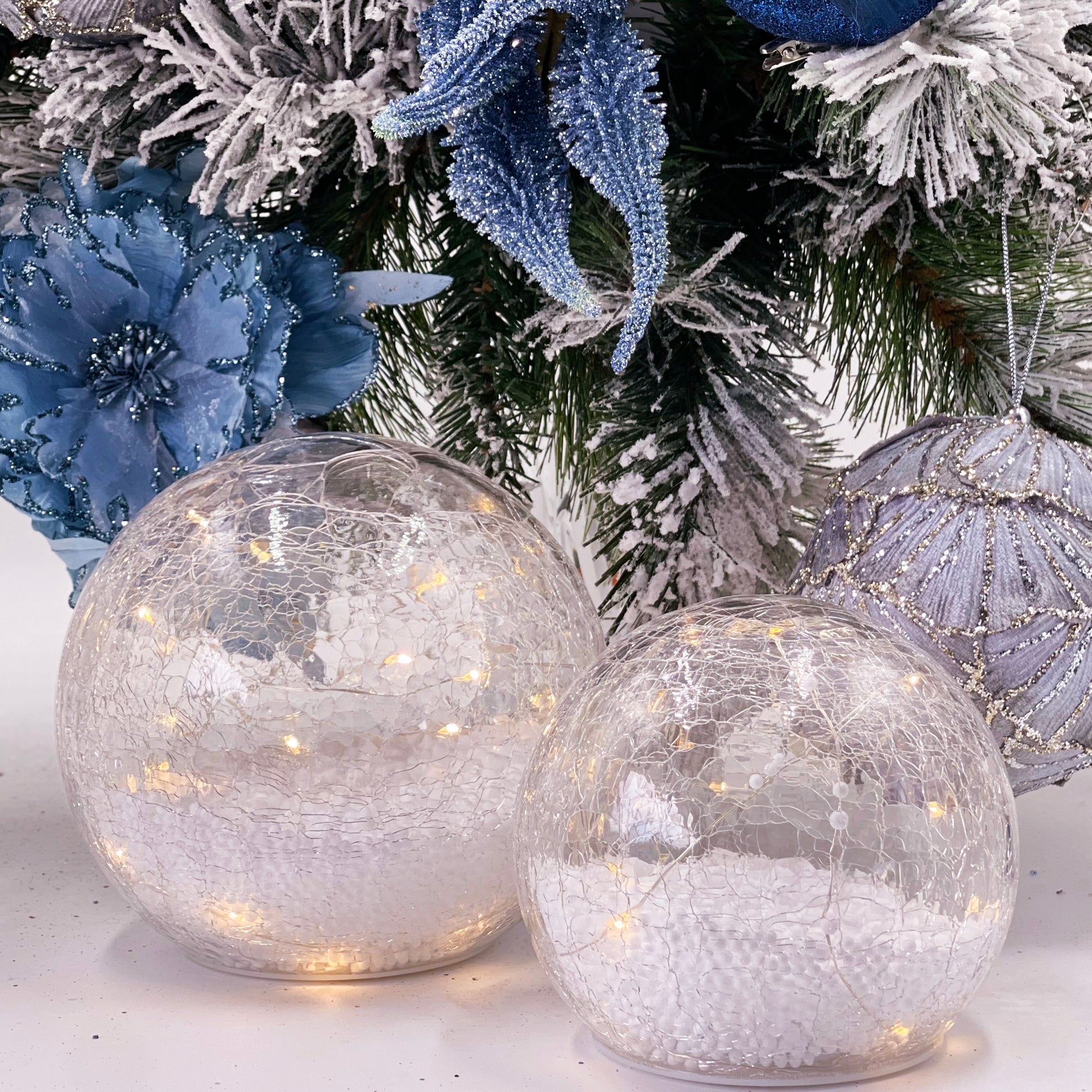 Light-Up 12cm Glass Snowball