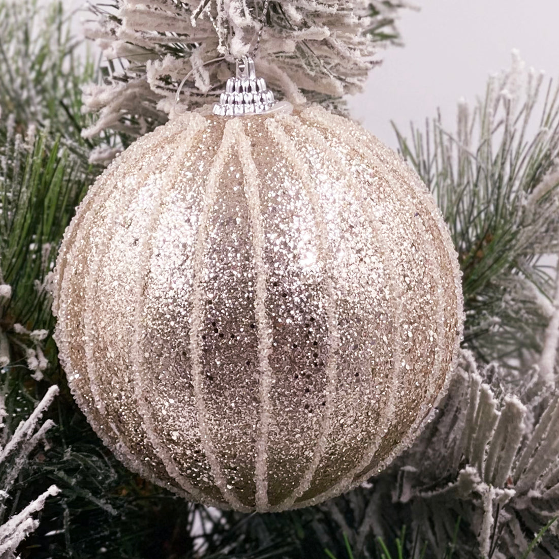 Champagne Ribbed Bauble