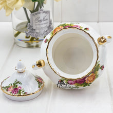 Load image into Gallery viewer, Royal Albert Old Country Roses Covered Sugar Bowl
