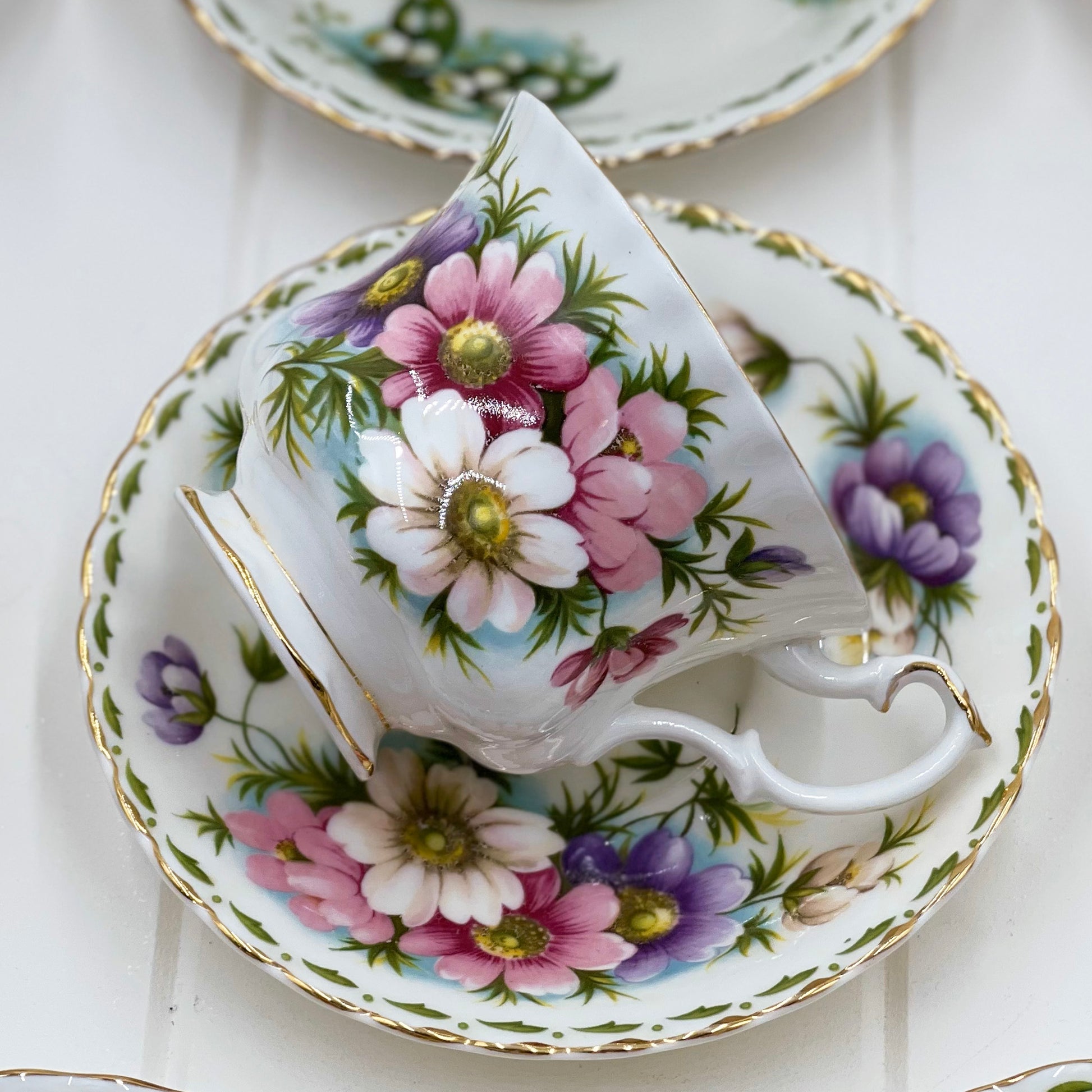 Royal Albert Vintage Flower of the Month October Cosmos Duo