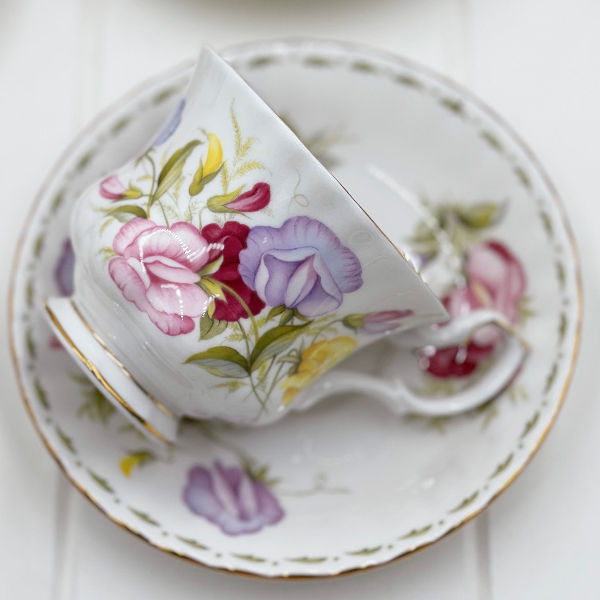 Royal Albert Vintage Flower of the Month April Sweet Pea Duo