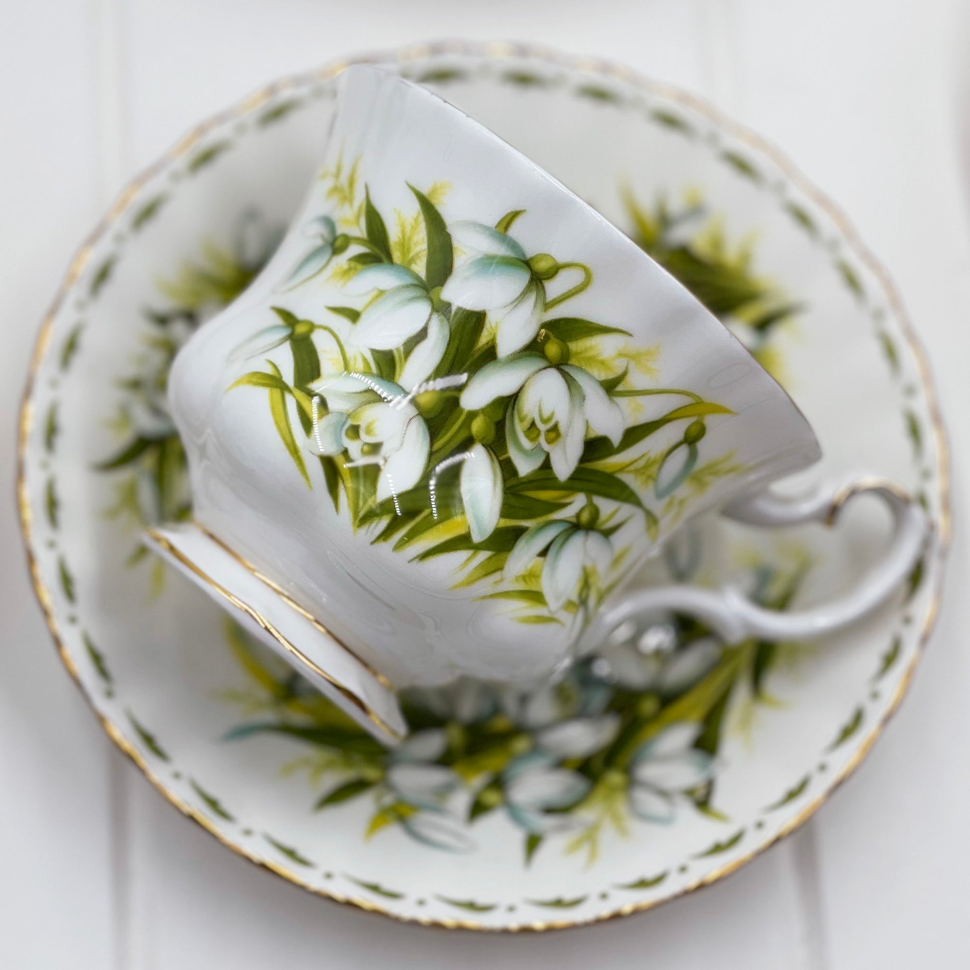 Royal Albert Vintage Flower of the Month January Snowdrops Duo