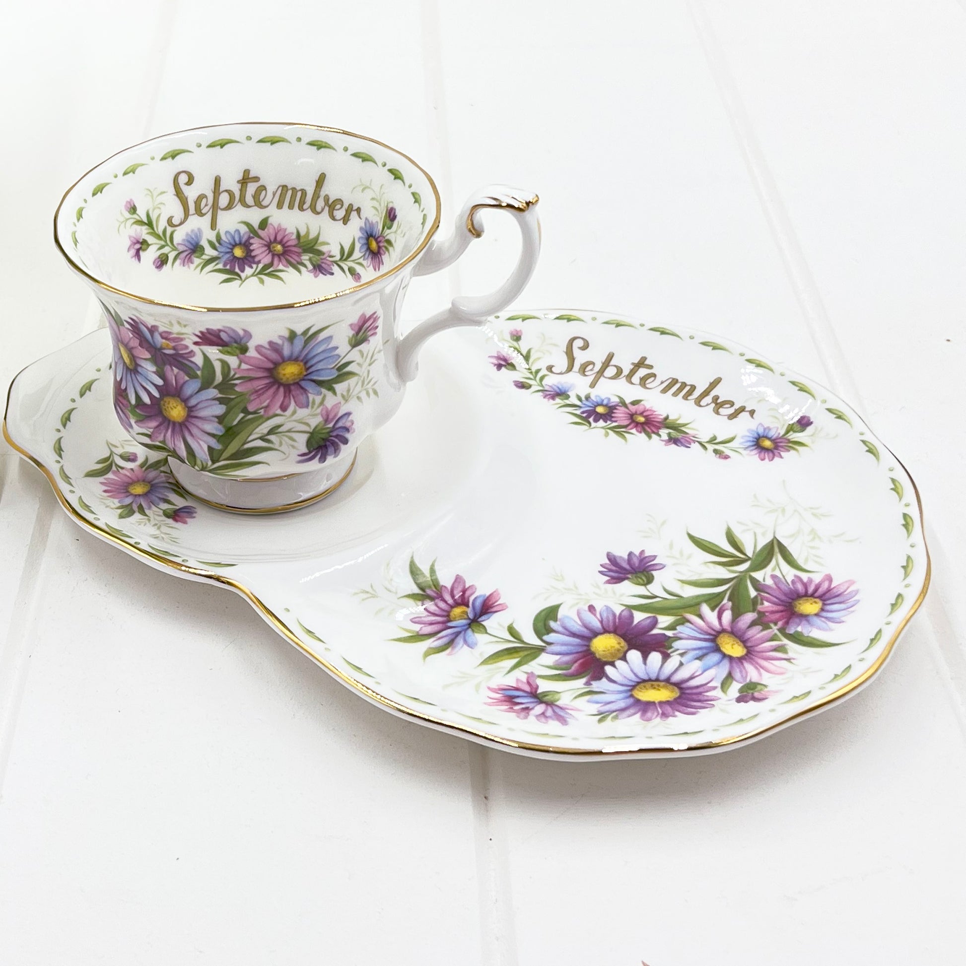 Royal Albert Vintage Flower of the Month September Michaelmas Daisy Tennis Set