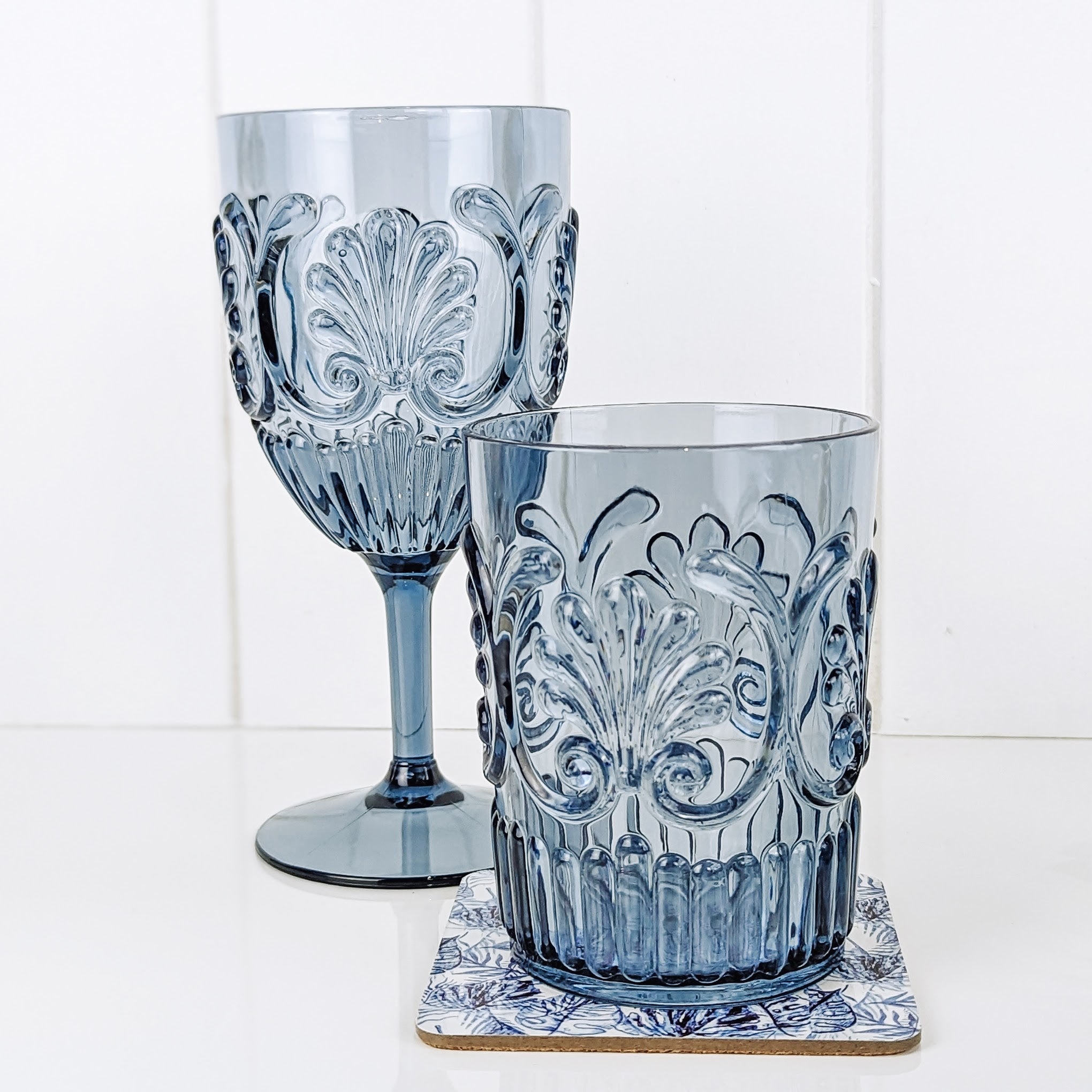 Acrylic Scollop Blue Wine Glass