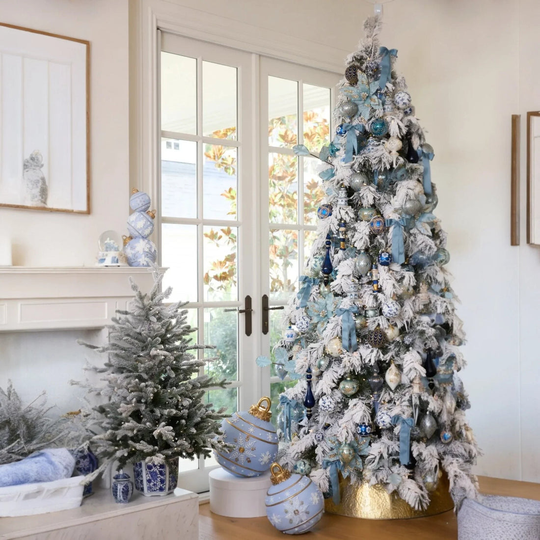 41cm Blue and White Snowflake Bauble Stack