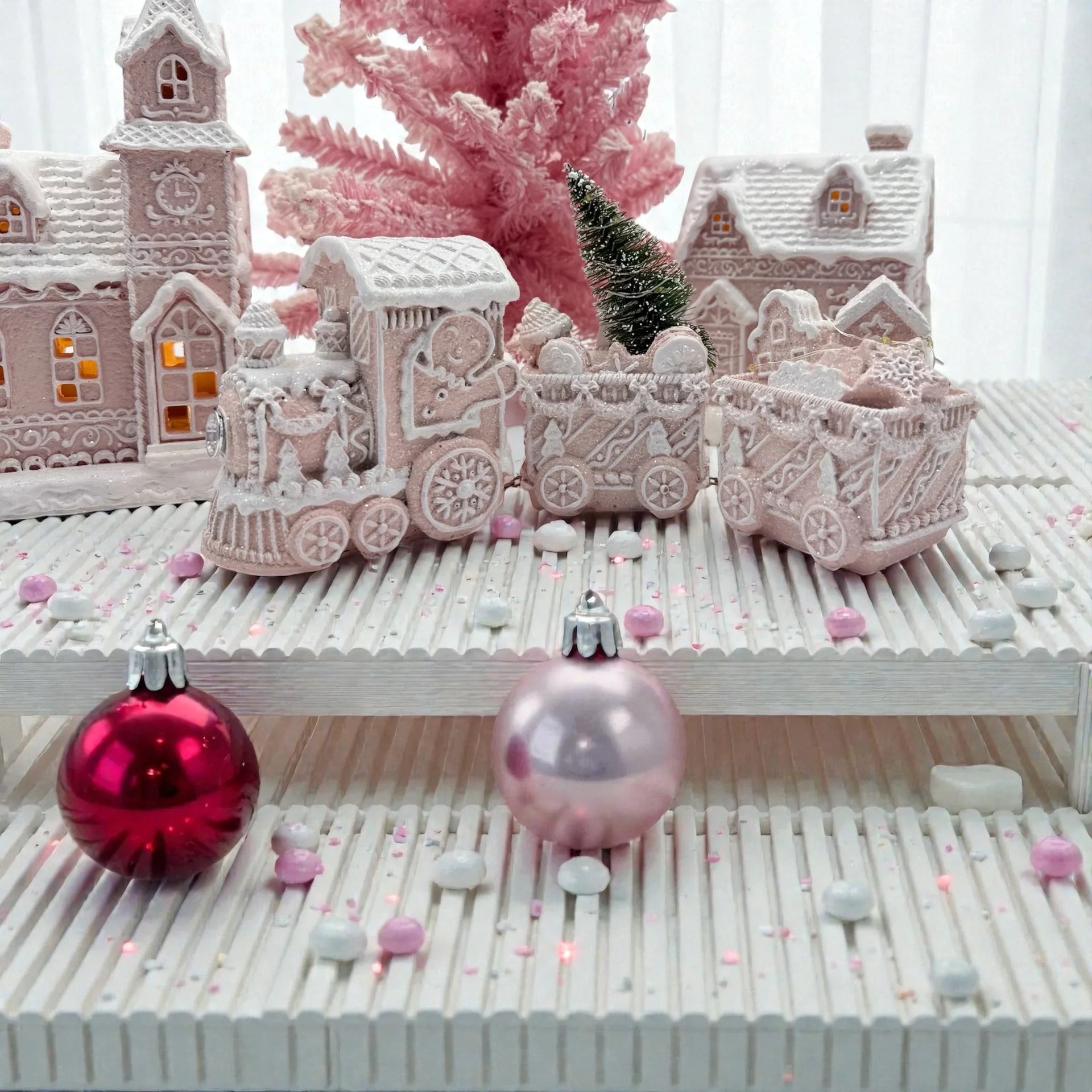 LED Pink Gingerbread Train - 18x7.5x15.5 cm