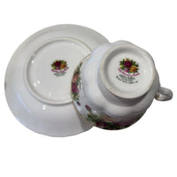 Vintage Royal Albert Old Country Roses teacup and saucer, bone china, floral design, 1962 England
