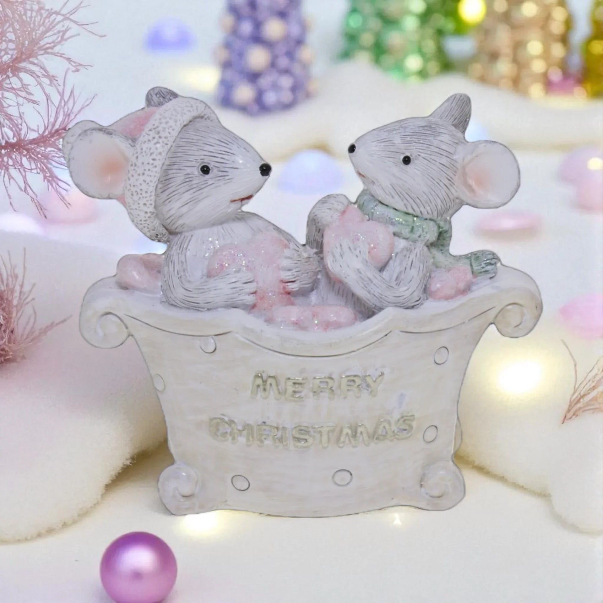 Christmas Bathing Mice in tub